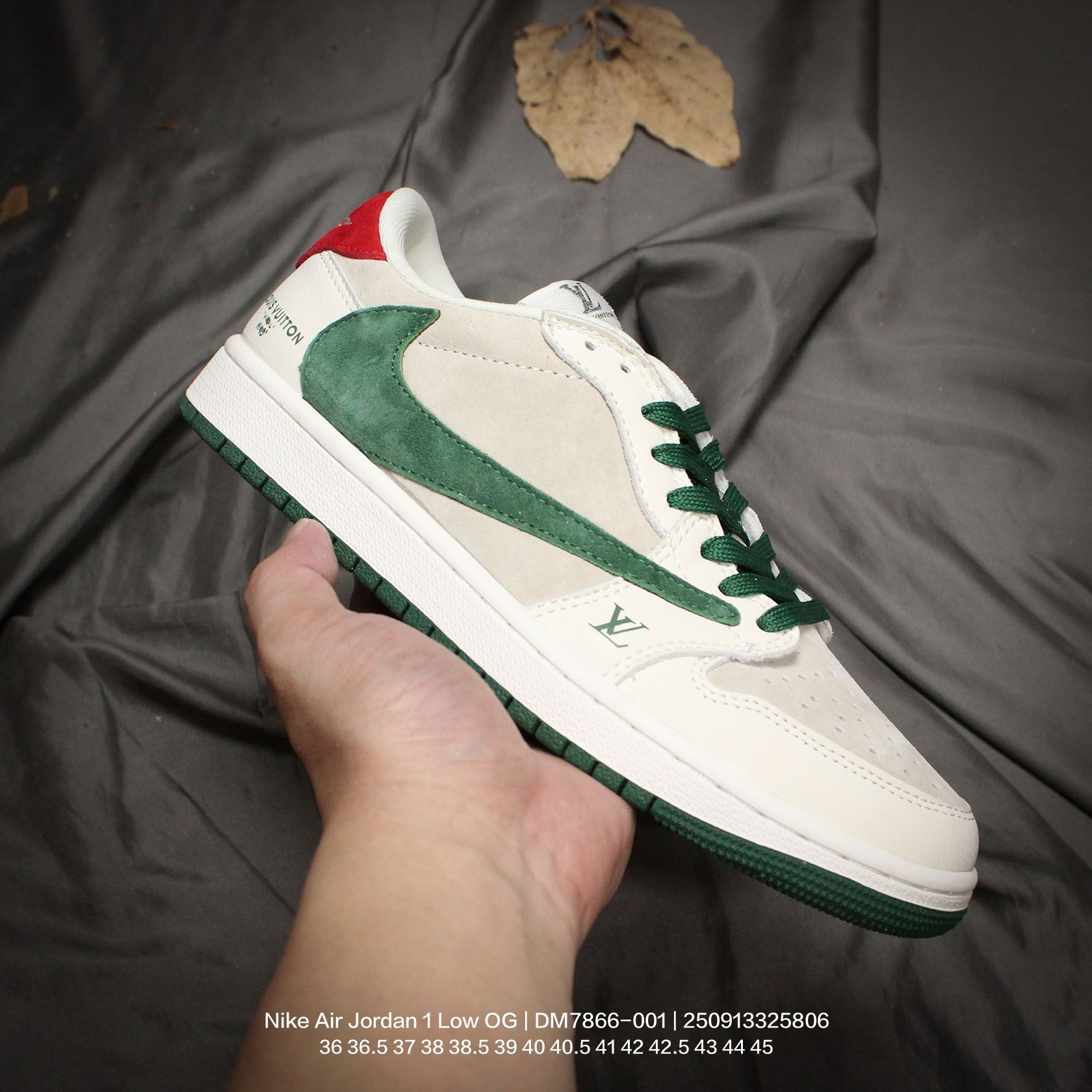 💰110
Jordan/乔丹 男女鞋真标半码制,原档案原数据开发纸版,采用磨砂皮革组合翻毛皮鞋面材质,中底注胶孔及缜密中底拉帮工艺,内置气垫及耐磨橡胶大底❗“倒钩 5.0”这个细节不一般,再度联乘当红嘻哈歌手特拉维斯·斯科特Travis Scott x Nike Air Jordan 1 Low OG SP"Black/Phantom"AJ1乔丹一代经典低帮文化百搭休闲运动篮球鞋“ DM7866-001
类型:男女鞋
码数:36 36.5 37 38 38.5 39 40 40.5 41 42 42.5 43 44 45
编码:250913325.806