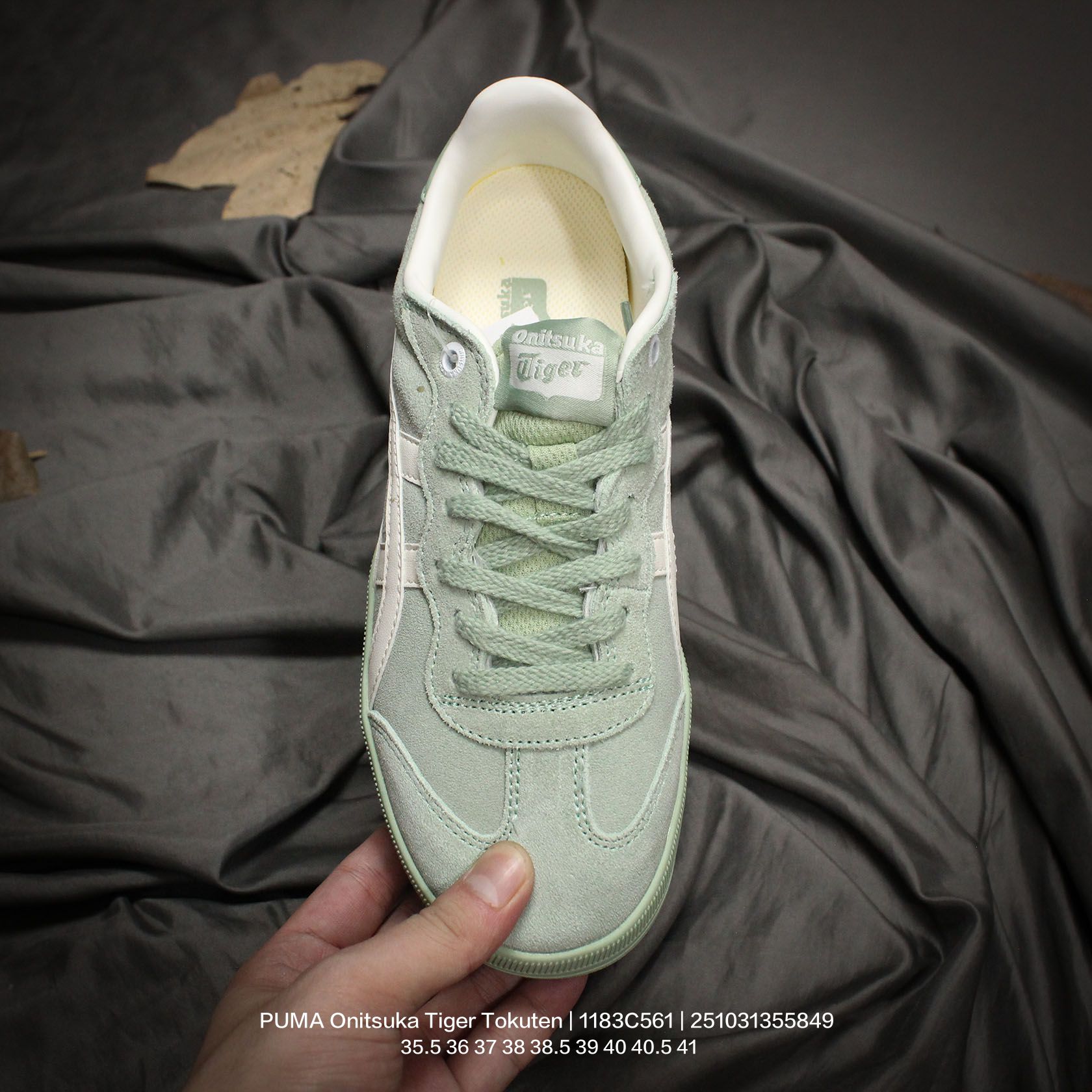 💰140
亚瑟士 男女鞋真标半码制,升级原楦原纸版开发,采用荔枝纹牛剖革鞋面材质,外置耐磨耐弯折RB大底❗️鬼塚虎新款德训鞋!鬼塚虎新款德训鞋!日产经典老牌-鬼塚虎/Onitsuka Tiger Tokuten 得分系列低帮厚底复古德训风休闲运动板鞋 1183C561
类型:男女鞋
码数: 35.5 36 37 38 38.5 39 40 40.5 41
编码:251031355.849