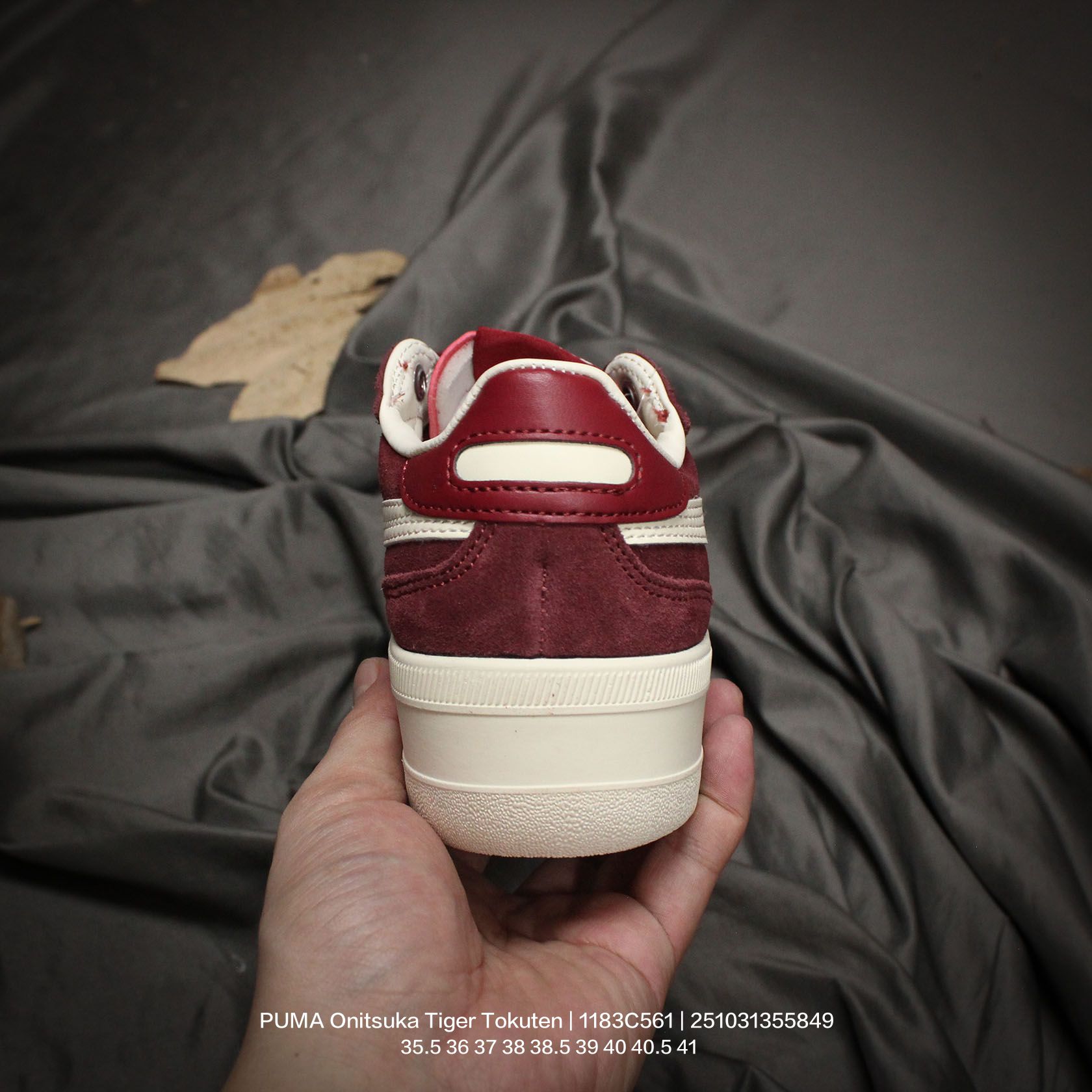 💰140
亚瑟士 男女鞋真标半码制,升级原楦原纸版开发,采用荔枝纹牛剖革鞋面材质,外置耐磨耐弯折RB大底❗️鬼塚虎新款德训鞋!鬼塚虎新款德训鞋!日产经典老牌-鬼塚虎/Onitsuka Tiger Tokuten 得分系列低帮厚底复古德训风休闲运动板鞋 1183C561
类型:男女鞋
码数: 35.5 36 37 38 38.5 39 40 40.5 41
编码:251031355.849