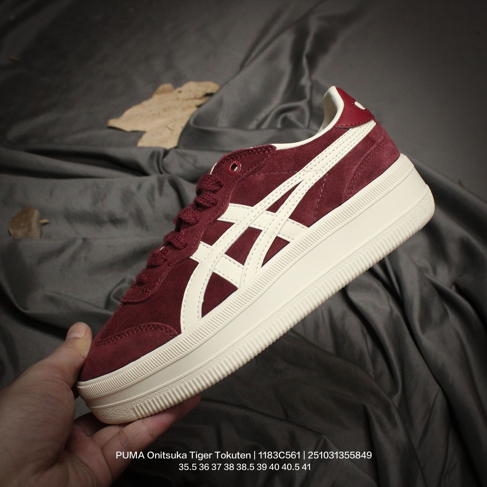 💰140
亚瑟士 男女鞋真标半码制,升级原楦原纸版开发,采用荔枝纹牛剖革鞋面材质,外置耐磨耐弯折RB大底❗️鬼塚虎新款德训鞋!鬼塚虎新款德训鞋!日产经典老牌-鬼塚虎/Onitsuka Tiger Tokuten 得分系列低帮厚底复古德训风休闲运动板鞋 1183C561
类型:男女鞋
码数: 35.5 36 37 38 38.5 39 40 40.5 41
编码:251031355.849