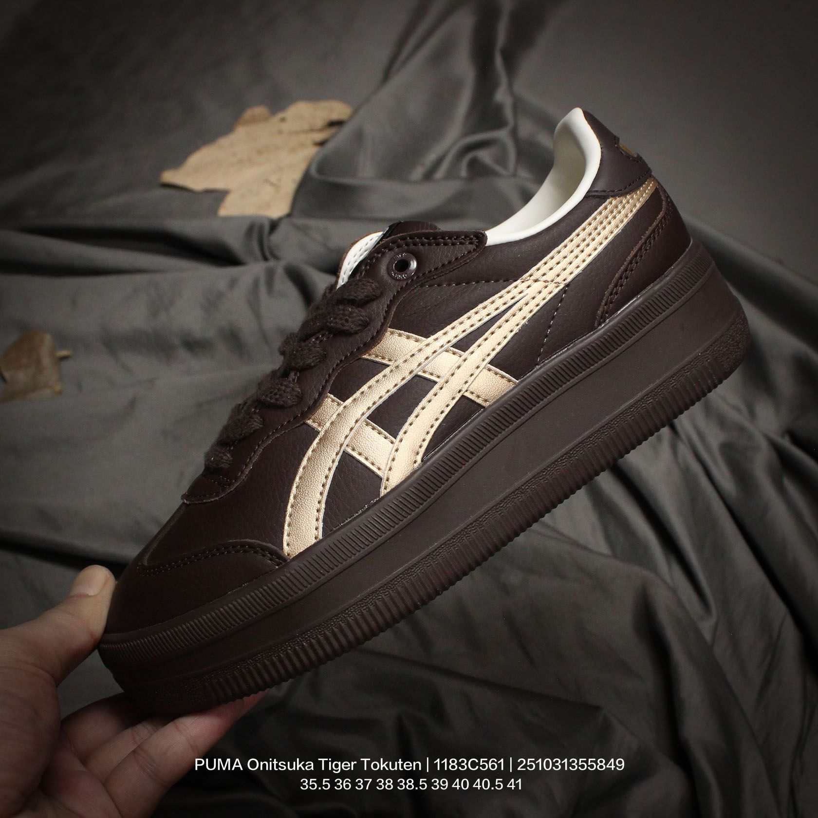 💰140
亚瑟士 男女鞋真标半码制,升级原楦原纸版开发,采用荔枝纹牛剖革鞋面材质,外置耐磨耐弯折RB大底❗️鬼塚虎新款德训鞋!鬼塚虎新款德训鞋!日产经典老牌-鬼塚虎/Onitsuka Tiger Tokuten 得分系列低帮厚底复古德训风休闲运动板鞋 1183C561
类型:男女鞋
码数: 35.5 36 37 38 38.5 39 40 40.5 41
编码:251031355.849