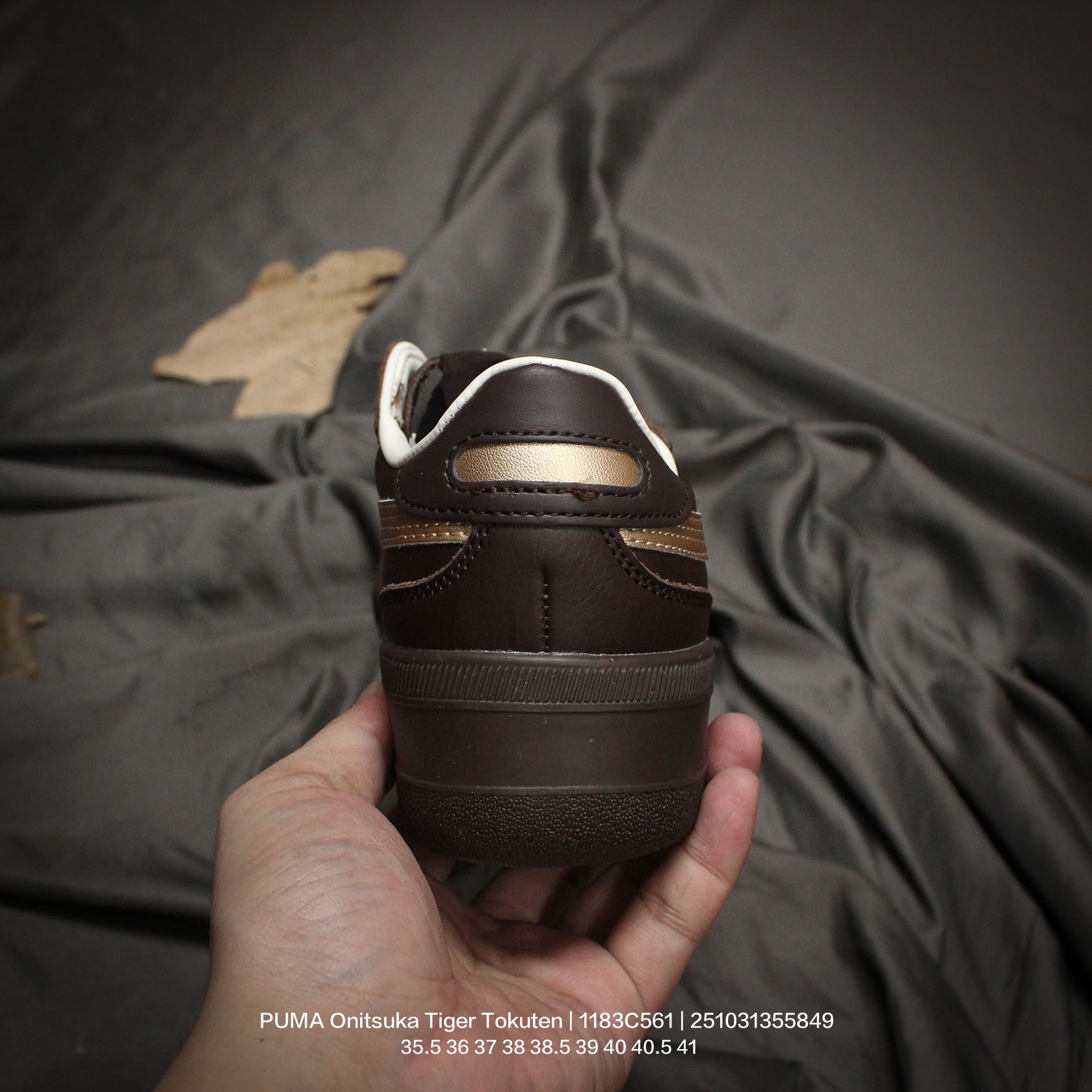 💰140
亚瑟士 男女鞋真标半码制,升级原楦原纸版开发,采用荔枝纹牛剖革鞋面材质,外置耐磨耐弯折RB大底❗️鬼塚虎新款德训鞋!鬼塚虎新款德训鞋!日产经典老牌-鬼塚虎/Onitsuka Tiger Tokuten 得分系列低帮厚底复古德训风休闲运动板鞋 1183C561
类型:男女鞋
码数: 35.5 36 37 38 38.5 39 40 40.5 41
编码:251031355.849