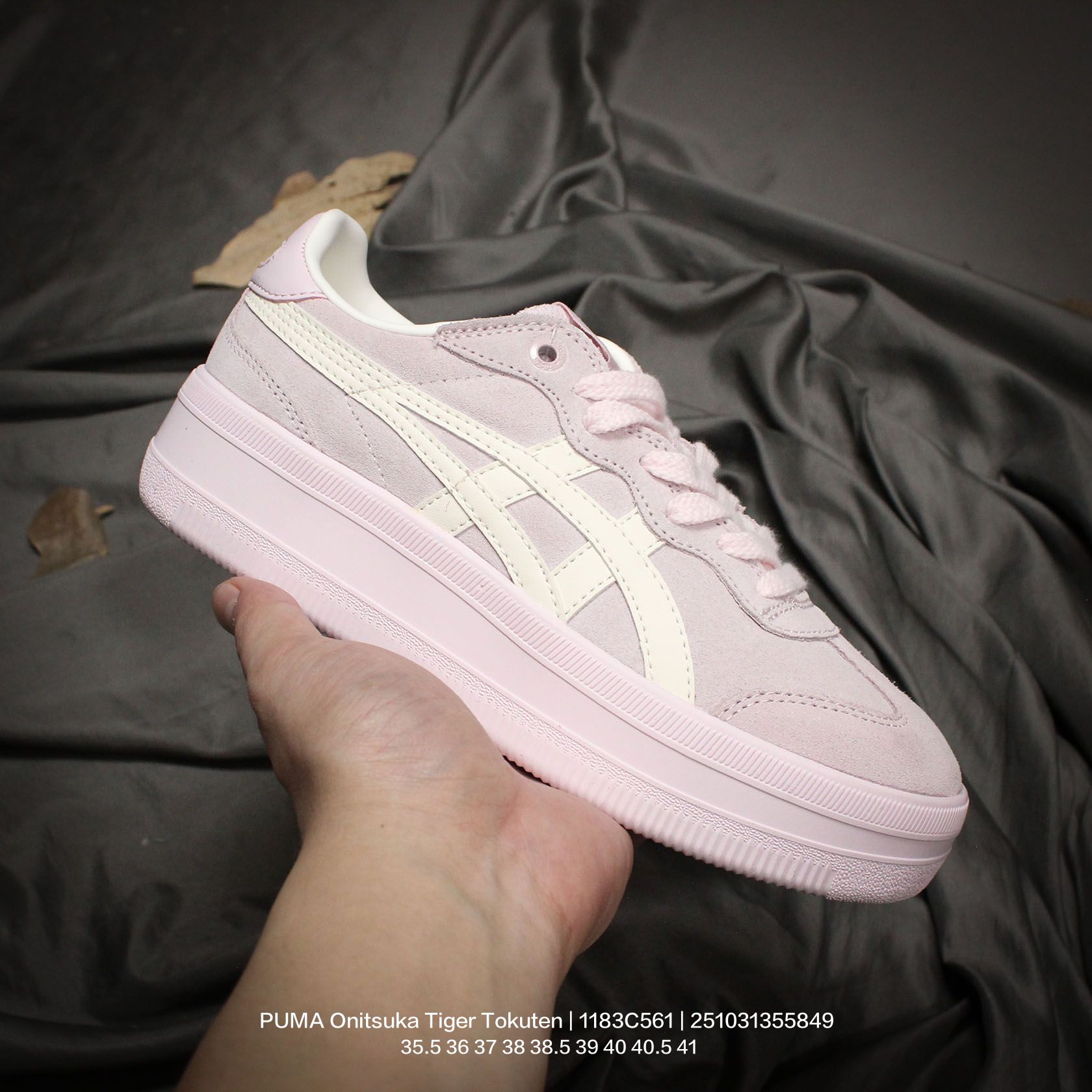 💰140
亚瑟士 男女鞋真标半码制，升级原楦原纸版开发，采用荔枝纹牛剖革鞋面材质，外置耐磨耐弯折RB大底❗️鬼塚虎新款德训鞋！鬼塚虎新款德训鞋！日产经典老牌-鬼塚虎/Onitsuka Tiger Tokuten 得分系列低帮厚底复古德训风休闲运动板鞋 1183C561

类型：男女鞋
码数： 35.5 36 37 38 38.5 39 40 40.5 41
编码：251031355.849