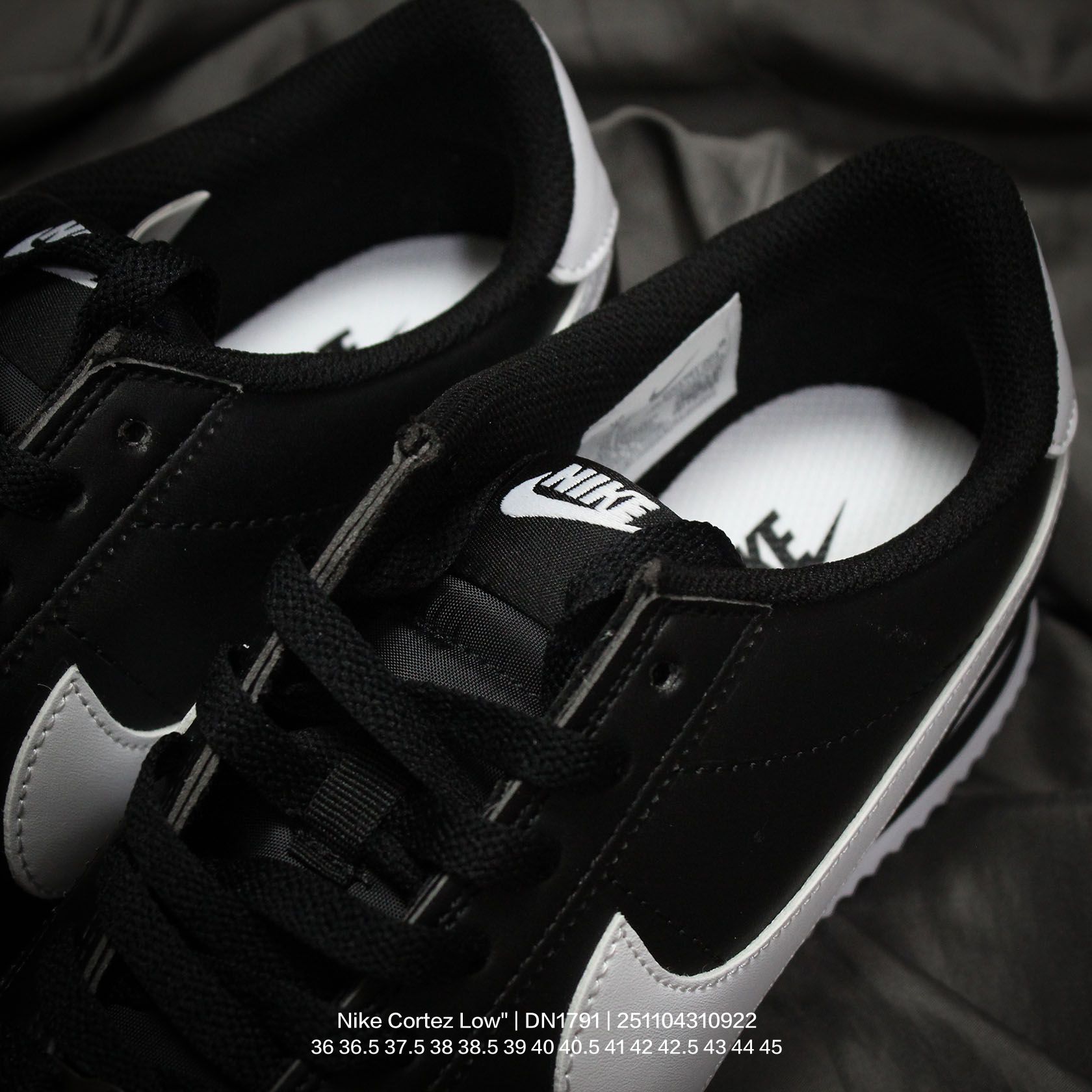 供货价:120💰高瑞莆田鞋👟星选安福优品,得物APP同步款,顺丰包邮得物1:1面单,下单赠送精美礼品🎁
Nike/耐克 男女鞋真标半码制，采用纤维牛剖革组合反绒革鞋面材质，双层EVA切片组合高密度发泡防滑外底❗️复古回归,初代跑鞋！耐克Nike Cortez Low"Sail Gorge Green"阿甘初代系列低帮复古休闲运动慢跑鞋 DN1791

类型：男女鞋
码数：36 36.5 37.5 38 38.5 39 40 40.5 41 42 42.5 43 44 45
编码：251104310.922