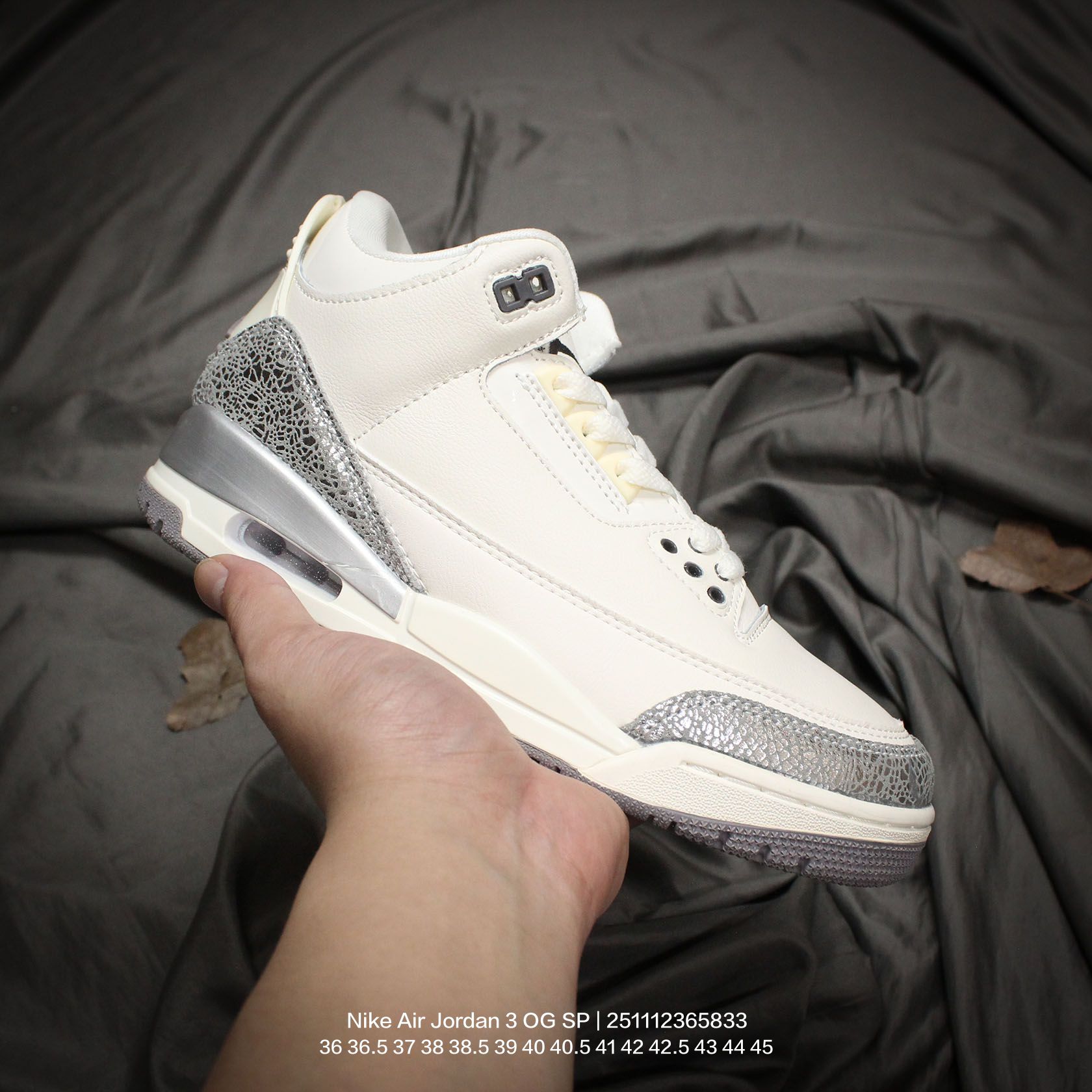 Jordan/乔丹 男女鞋真标半码制,升级原楦原纸版数据开发版型,采用软质荔枝纹皮革组合爆裂压纹头层皮鞋面材质,缜密定位拉帮及注胶效果,中底PU内嵌开窗式Air缓震气垫❗AJ3 又有颜值新配色!耐克Nike Air Jordan 3 OG SP"Sail Metallic Sliver"迈克尔·乔丹AJ3代中帮复古休闲运动文化篮球鞋“ 类型:男女鞋 编码:251112365.833