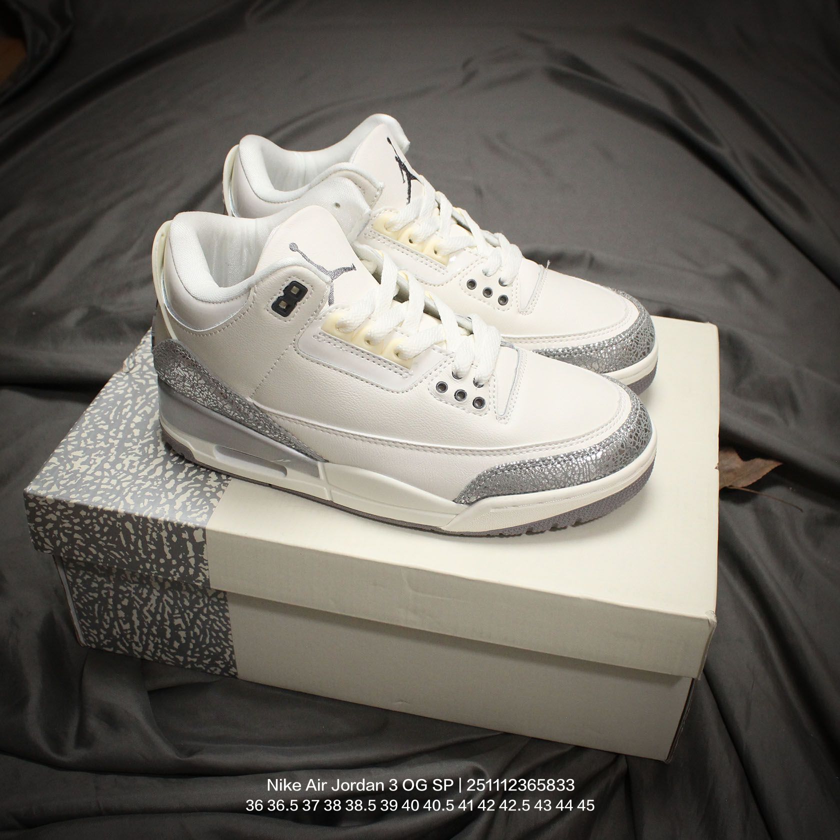 Jordan/乔丹 男女鞋真标半码制,升级原楦原纸版数据开发版型,采用软质荔枝纹皮革组合爆裂压纹头层皮鞋面材质,缜密定位拉帮及注胶效果,中底PU内嵌开窗式Air缓震气垫❗AJ3 又有颜值新配色!耐克Nike Air Jordan 3 OG SP"Sail Metallic Sliver"迈克尔·乔丹AJ3代中帮复古休闲运动文化篮球鞋“ 类型:男女鞋 编码:251112365.833