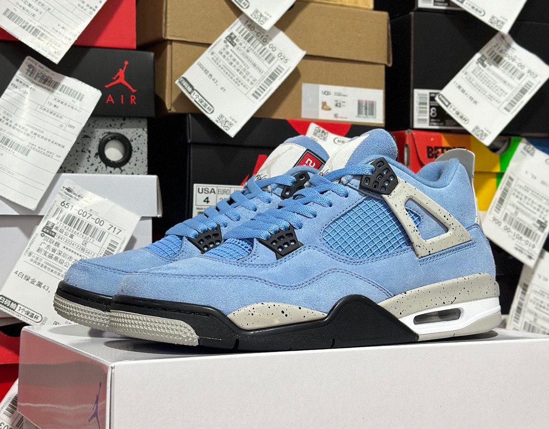 Air Jordan 4 SE “University Blue” CT8527-400