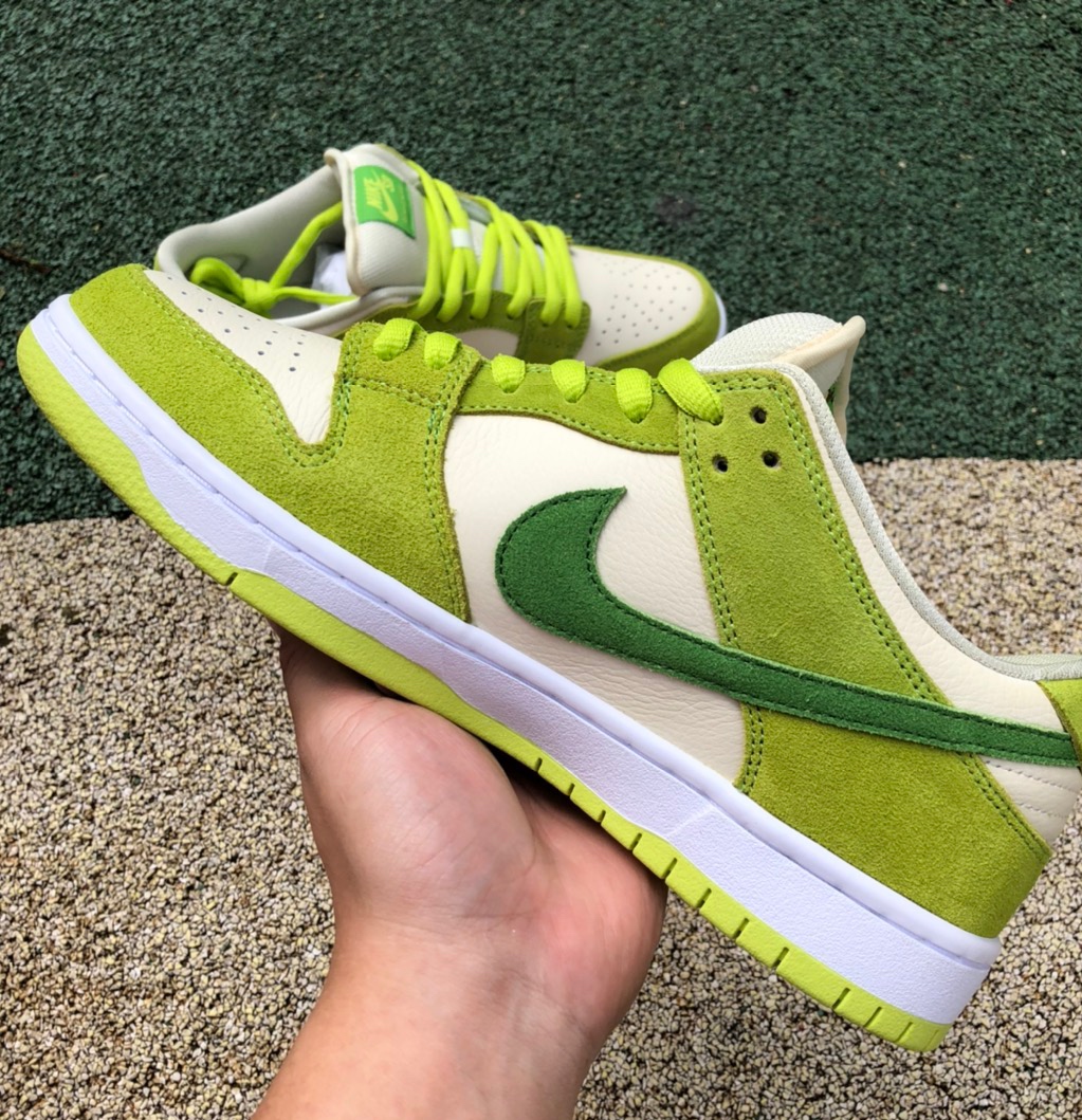 Dunk青苹果 s2纯原版‼️
尺码：36-46特价😇
纯原版⚡️Nike SB Dunk Low 白绿