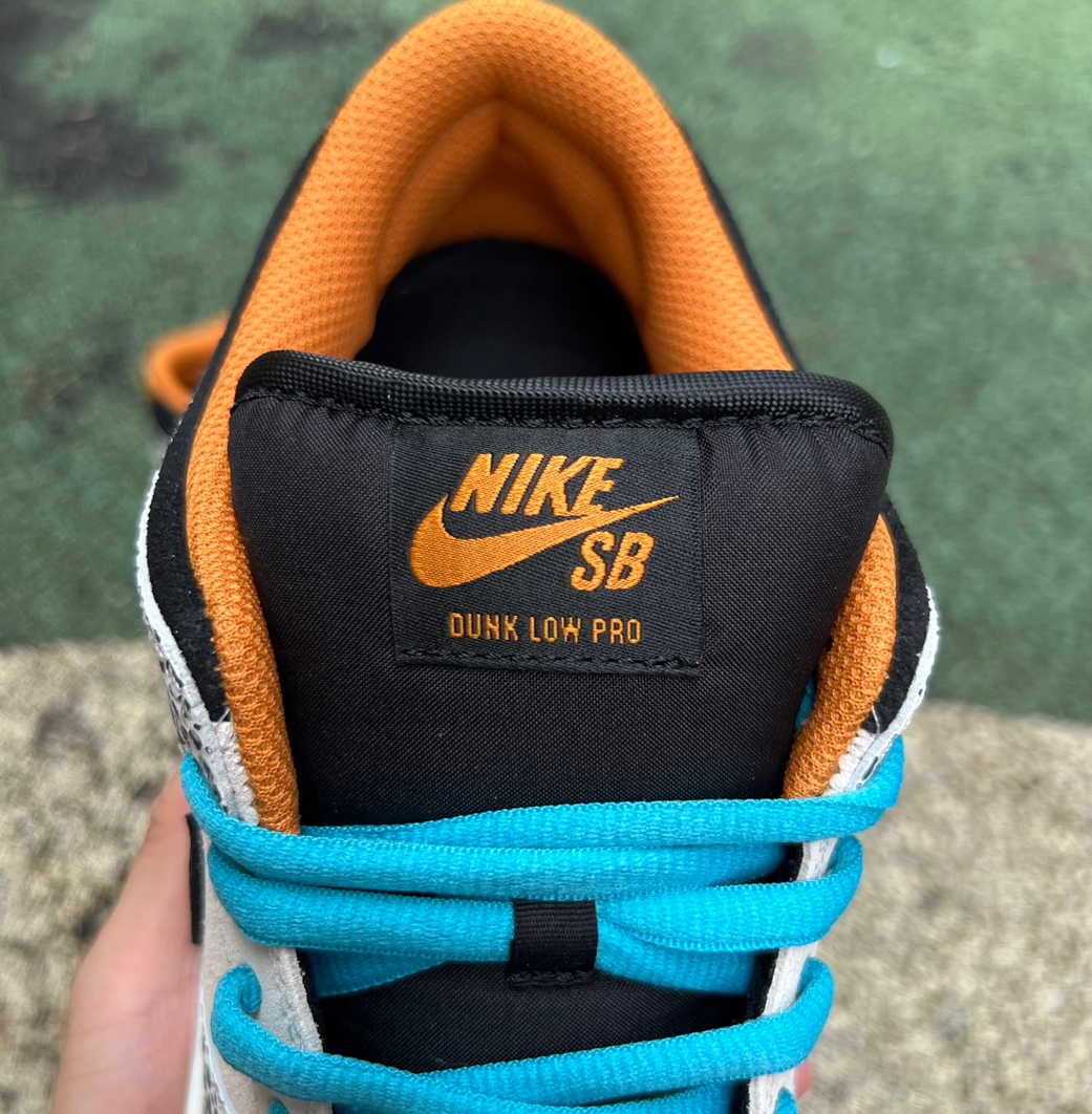 Dunk灰黑棕 斑点狗 s2纯原版‼️
尺码：36-47 特价😇
Nike SB Dunk Low Sa