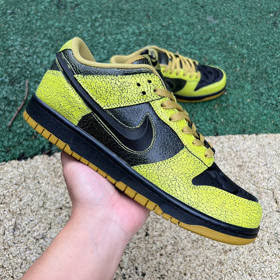 Dunk绿黑万圣节 s2纯原版‼️
尺码：40-47 特价😇
Nike Dunk Low Hallowe