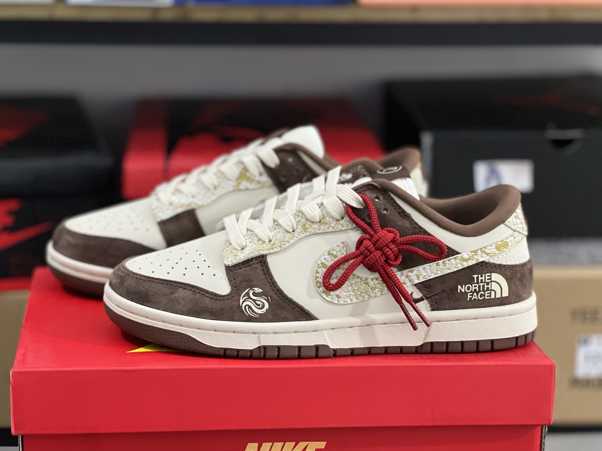MiniCost Shoe 5