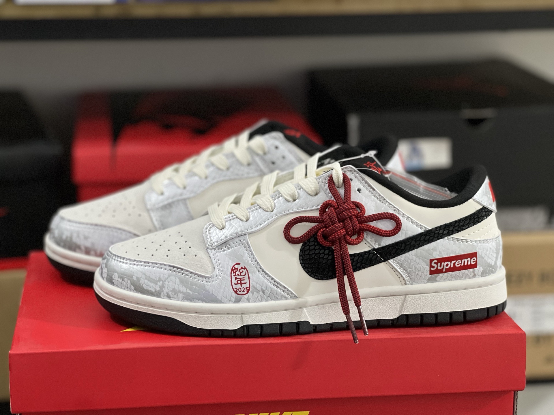 MiniCost Shoe 8
