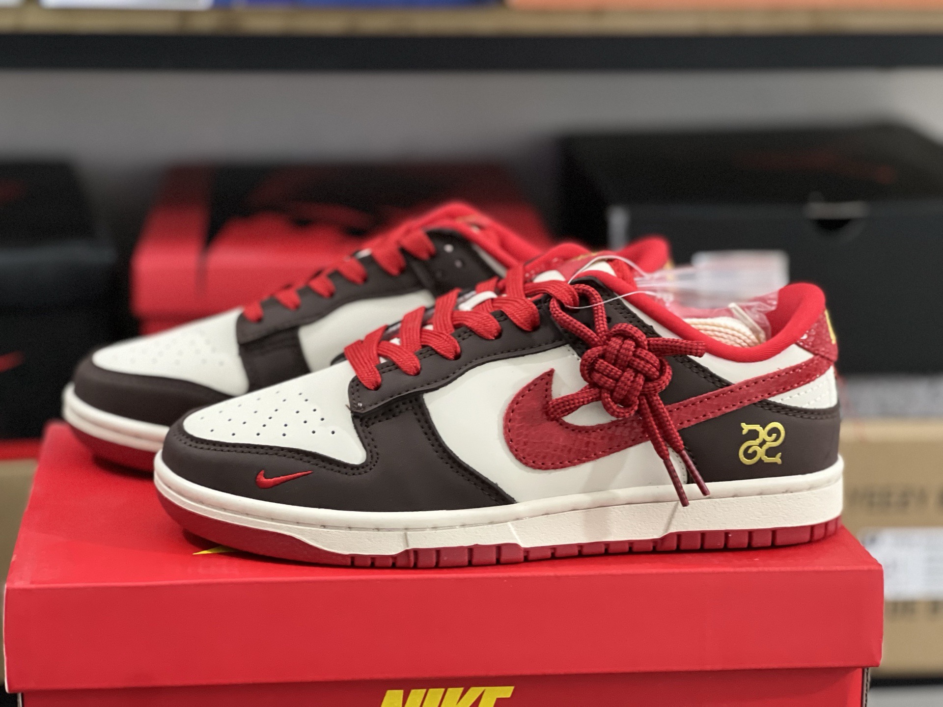 MiniCost Shoe 7