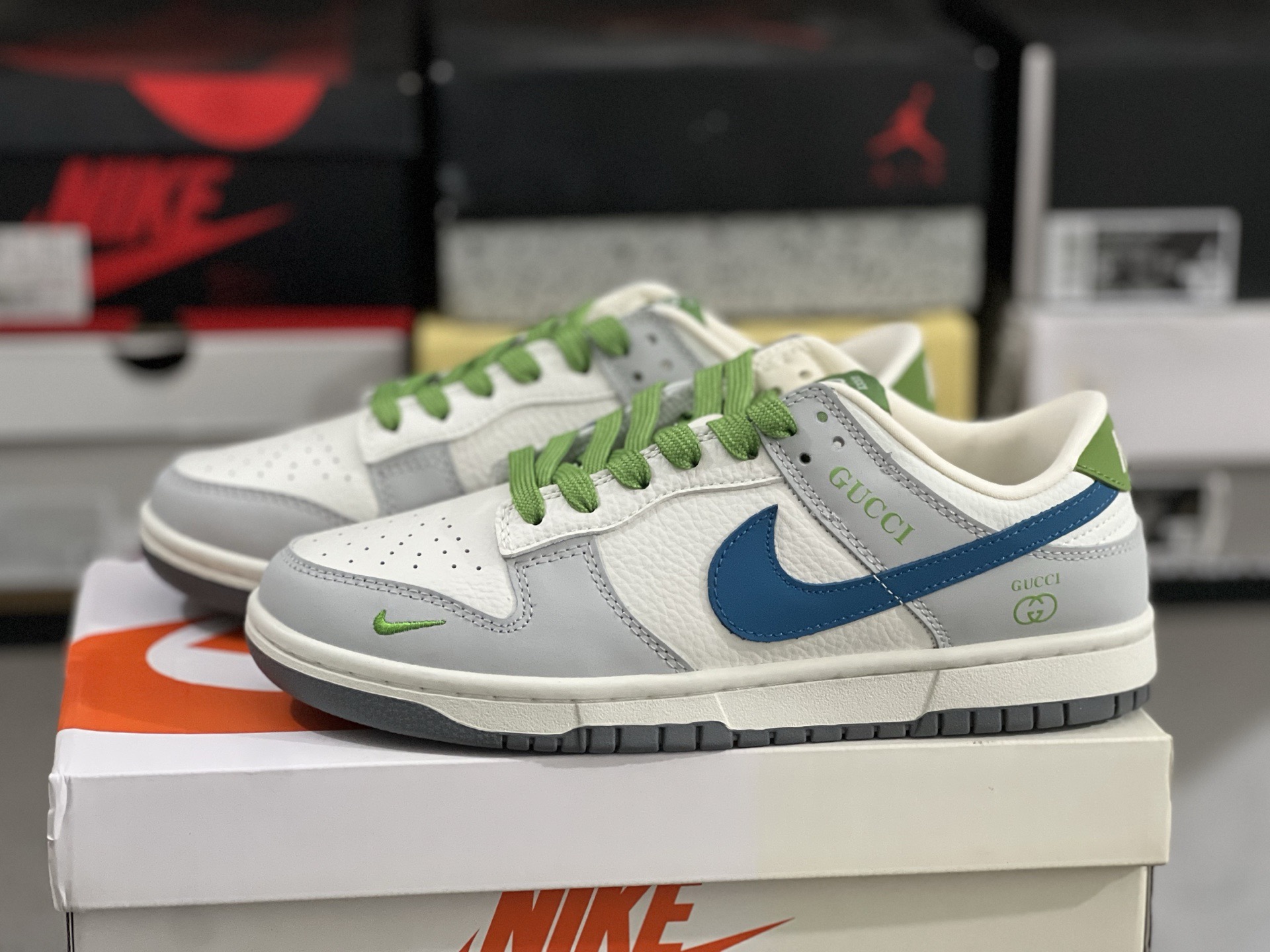 MiniCost Shoe 9