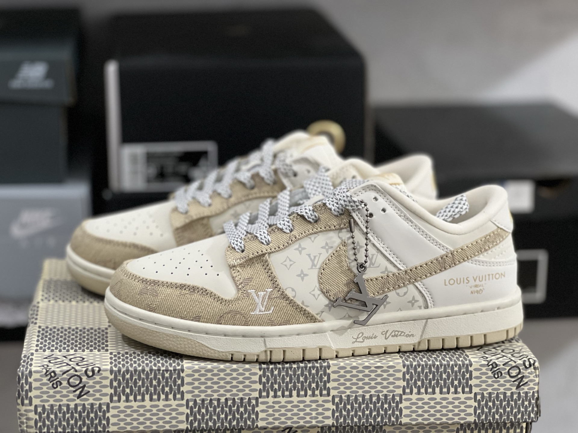 MiniCost Shoe 15