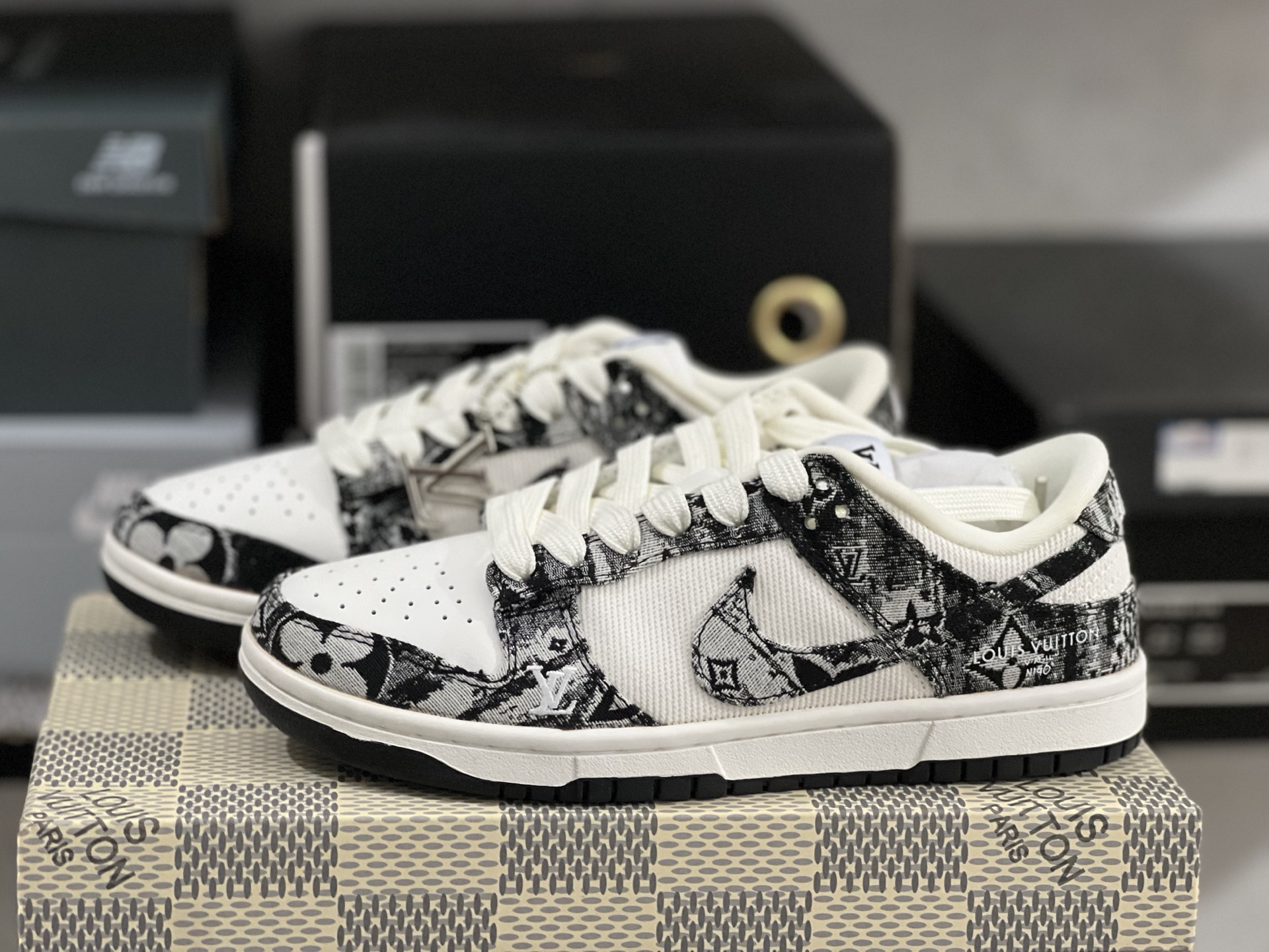 MiniCost Shoe 17