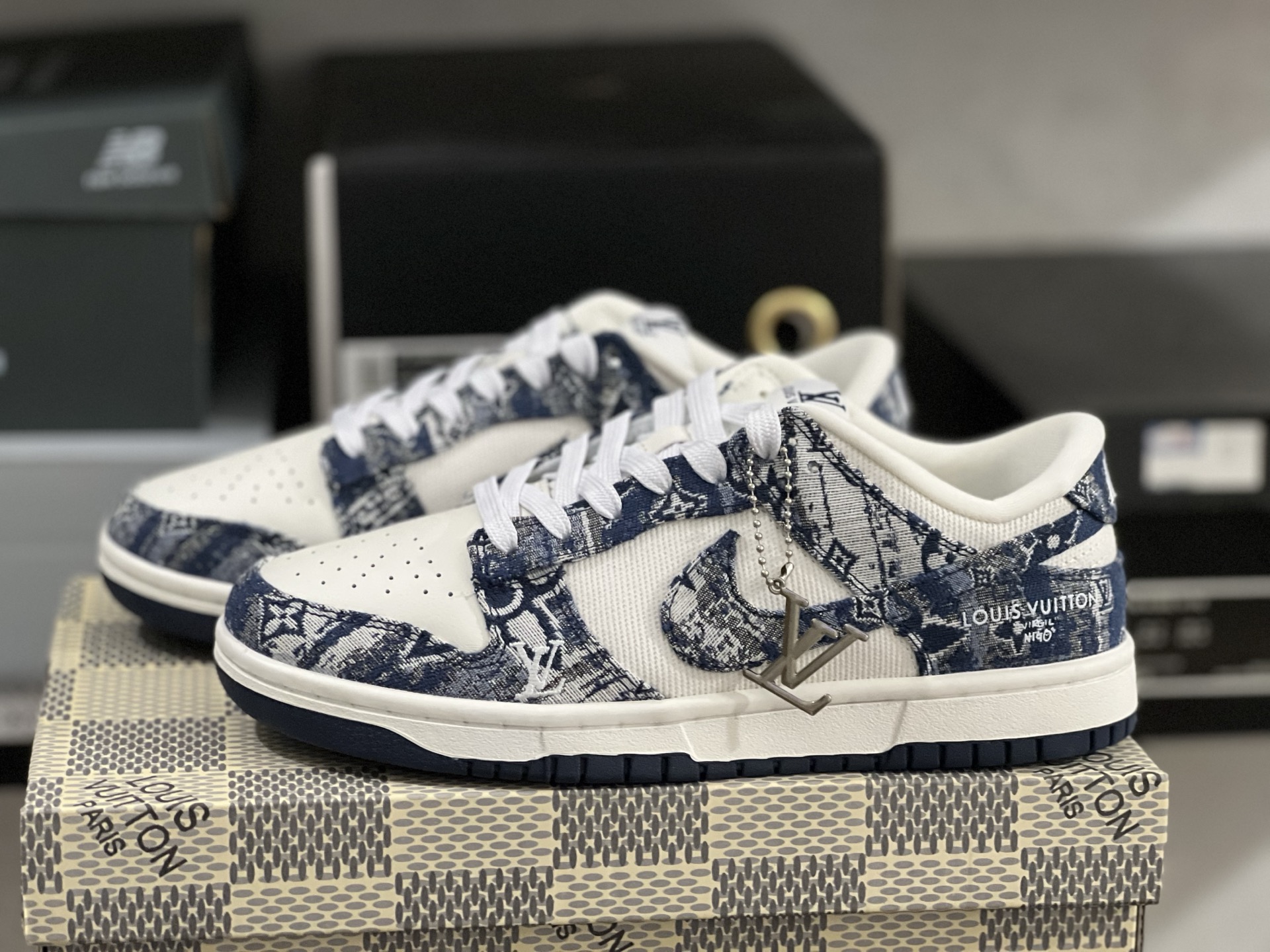 MiniCost Shoe 14