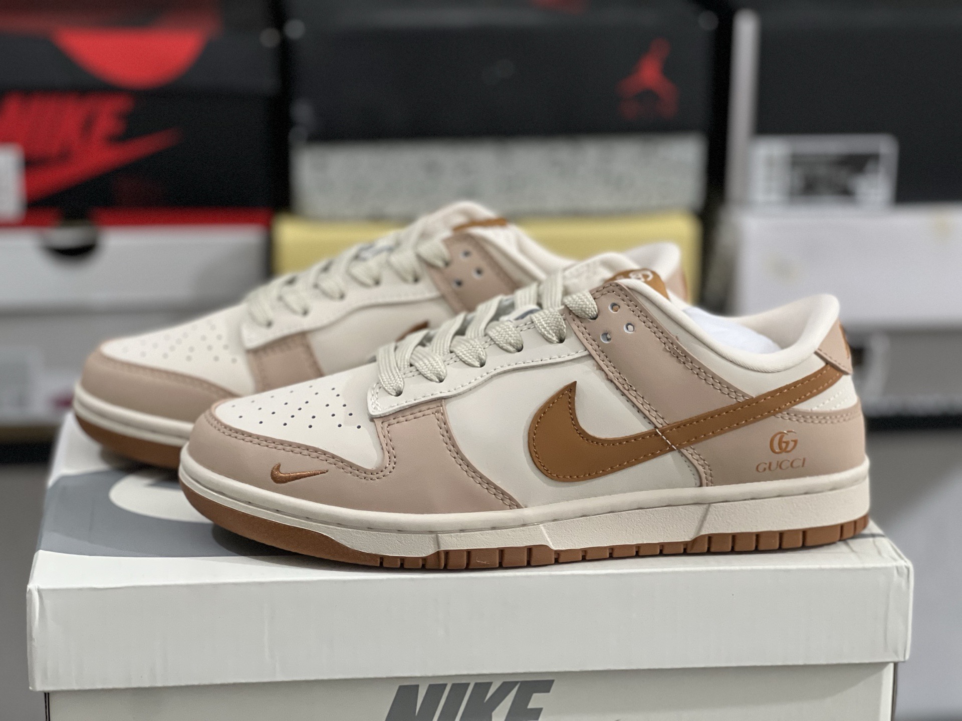 MiniCost Shoe 10