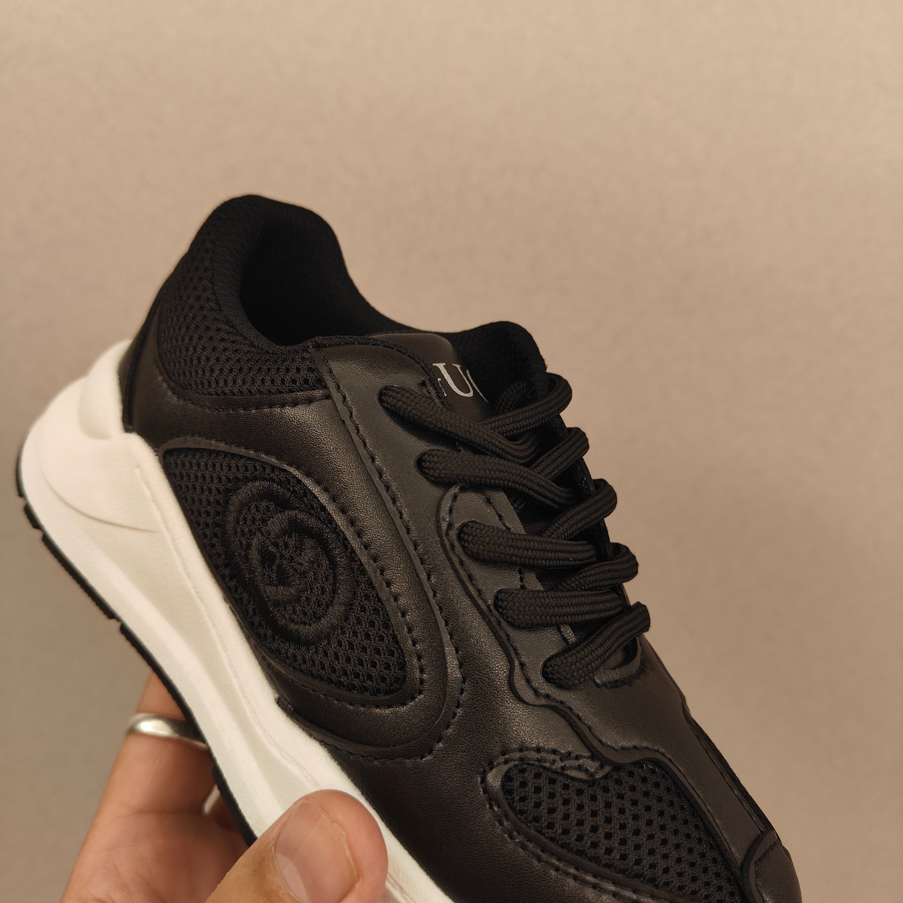 图片[7]-🌟现货🌟跑量款 Gucci Run儿童🧒系列运动鞋， 🔥🔥🔥古奇亲子系列🌹 🐢这一单品的设计从运动世界中汲取灵感 丝稠皮 互扣式双G 刺绣 儿童版更加精细-选品中心