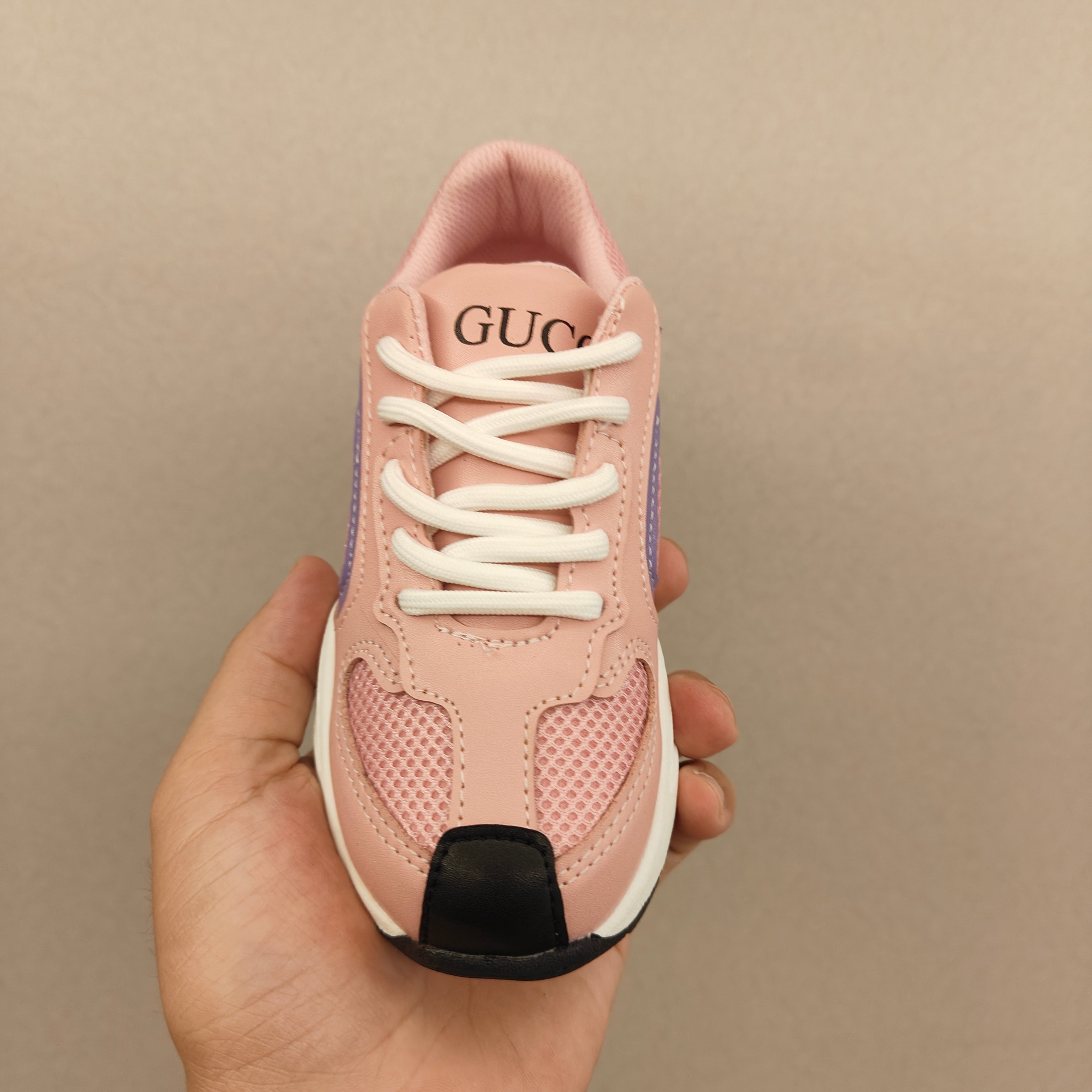 图片[4]-🌟现货🌟跑量款 Gucci Run儿童🧒系列运动鞋， 🔥🔥🔥古奇亲子系列🌹 🐢这一单品的设计从运动世界中汲取灵感 丝稠皮 互扣式双G 刺绣 儿童版更加精细-选品中心