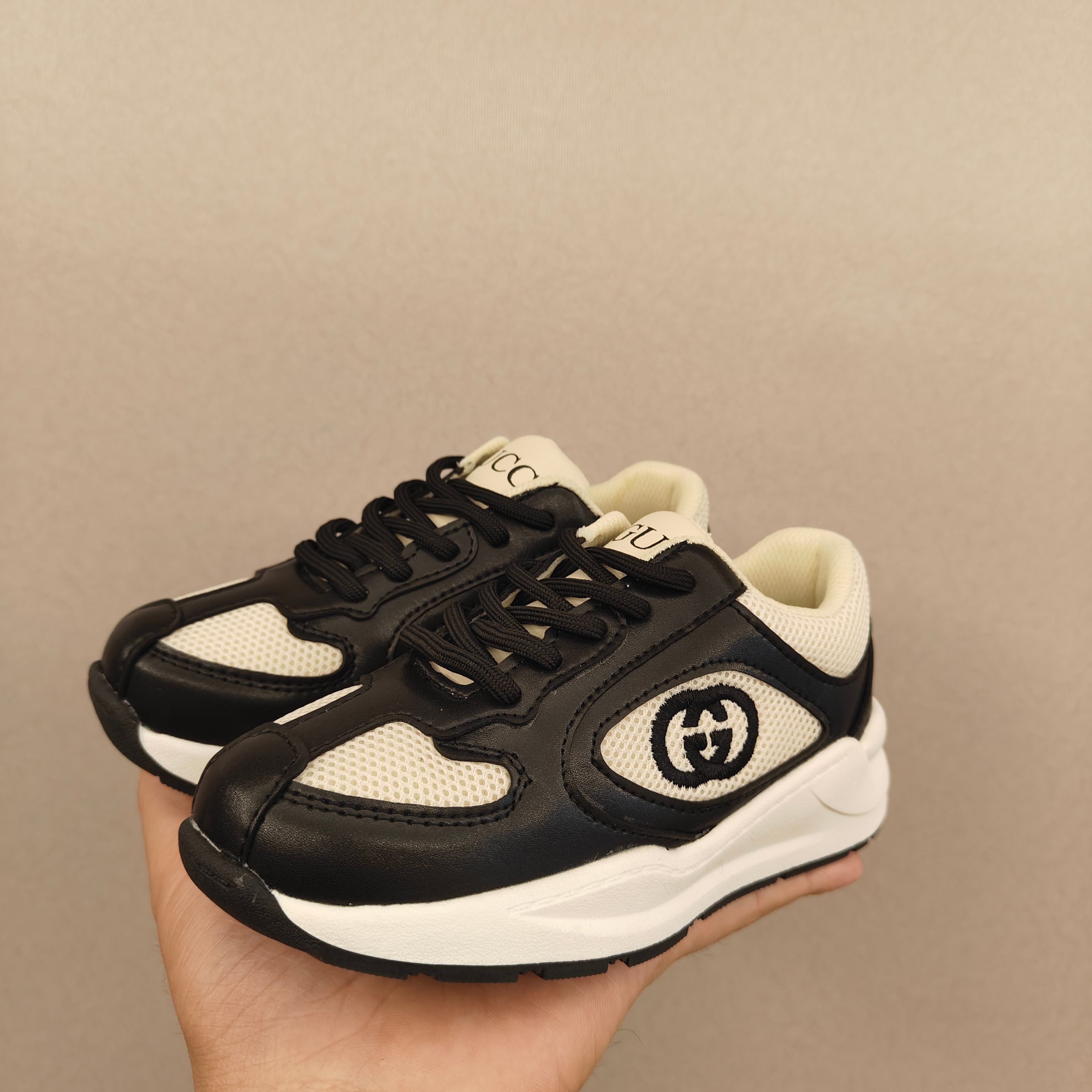 图片[8]-🌟现货🌟跑量款 Gucci Run儿童🧒系列运动鞋， 🔥🔥🔥古奇亲子系列🌹 🐢这一单品的设计从运动世界中汲取灵感 丝稠皮 互扣式双G 刺绣 儿童版更加精细-选品中心