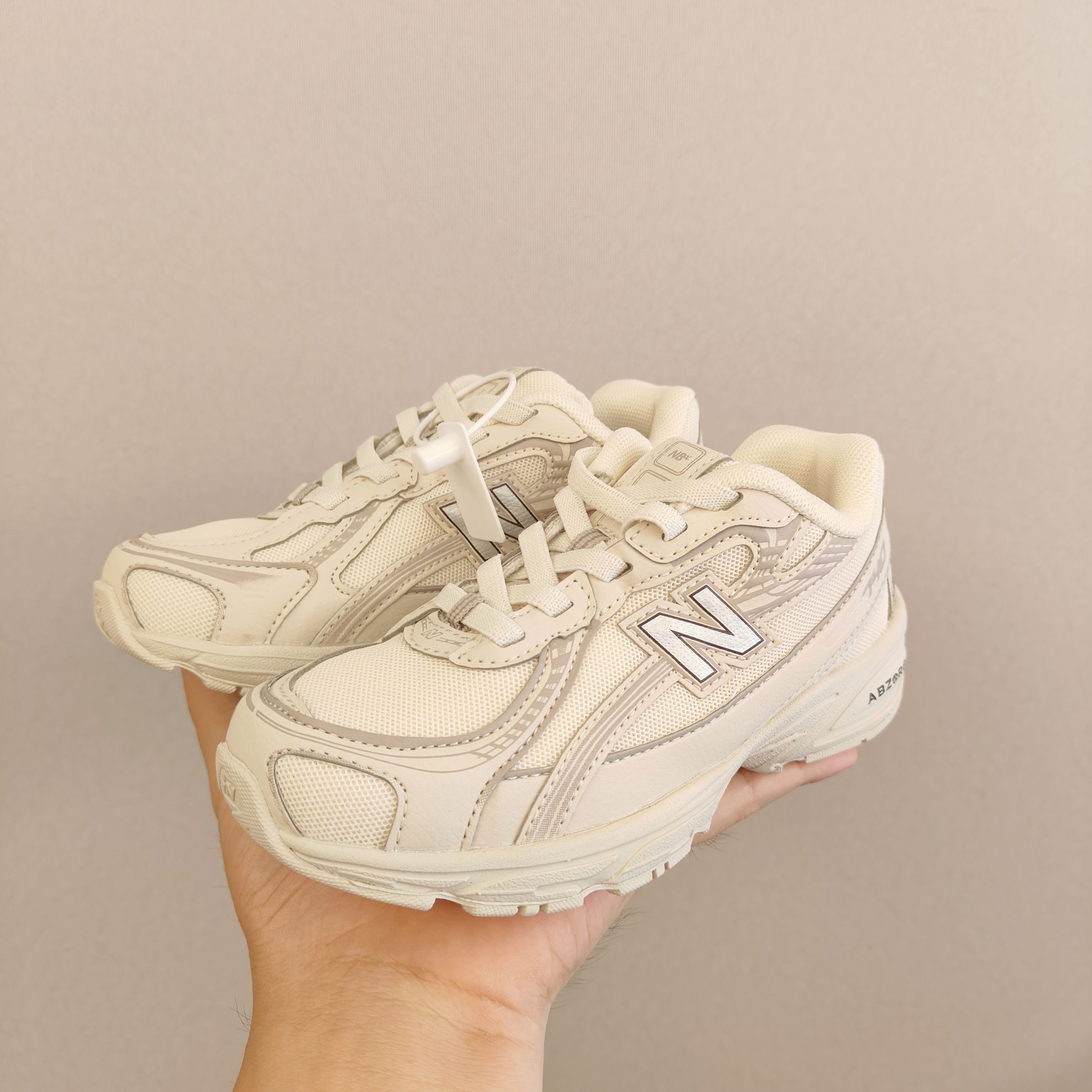 图片[8]-新配色出官方新品 NB 740童鞋26-37码 该系列传承了品牌的诸多优点，大胆创新！堪称经典系列里的经典，也是最为热门的系列！时隔一年，再次带来的童鞋，必属重磅～-选品中心