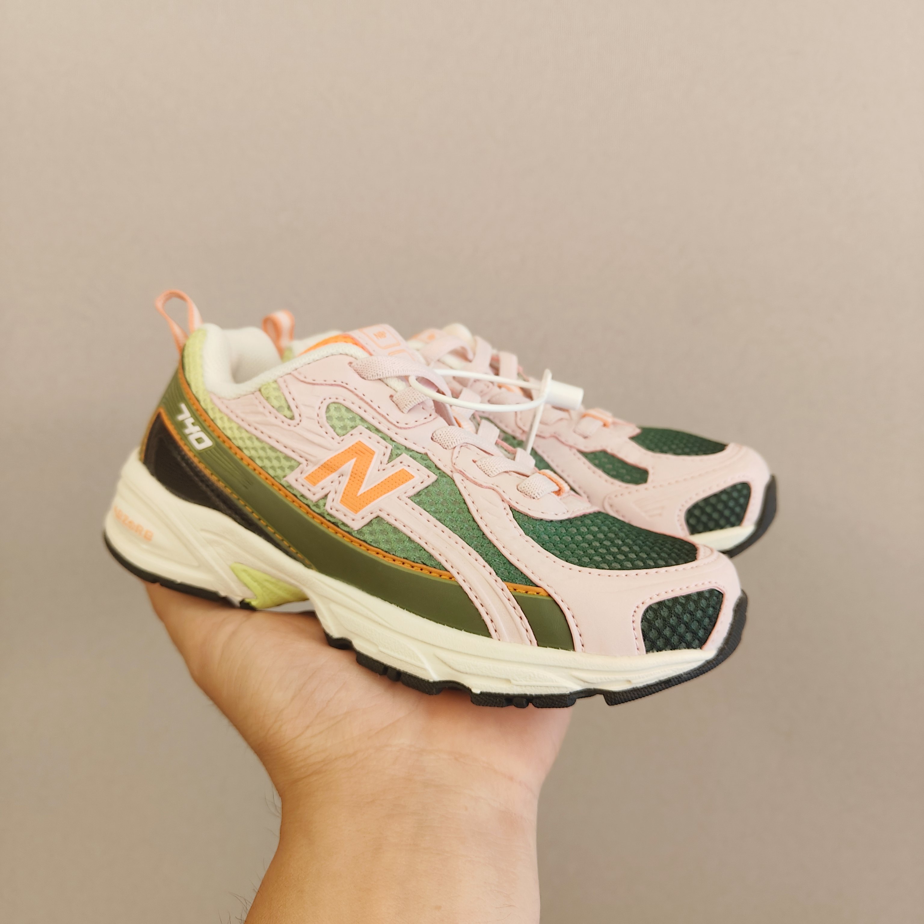 图片[2]-新配色出官方新品 NB 740童鞋26-37码 该系列传承了品牌的诸多优点，大胆创新！堪称经典系列里的经典，也是最为热门的系列！时隔一年，再次带来的童鞋，必属重磅～-选品中心