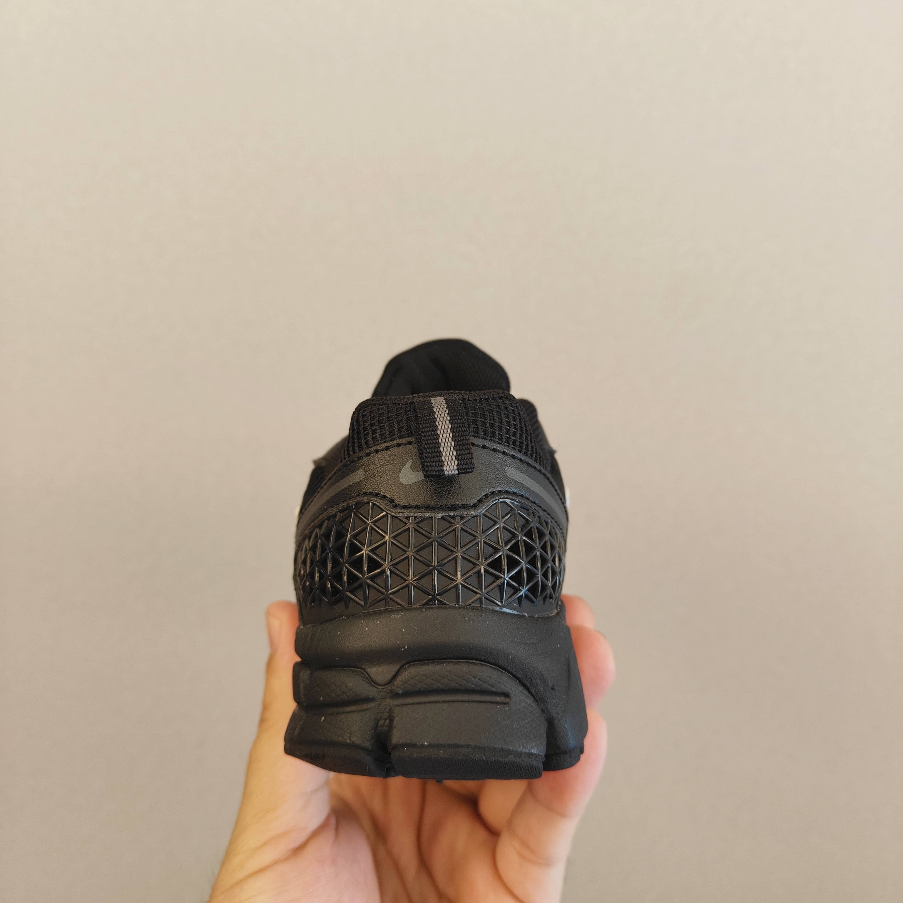 图片[5]-新增配色新款 NK v5透气跑步休闲运动鞋 兔系带 尺码：26-37.5码 松紧带 经典跑步休闲运动鞋鞋，运动跑步休闲都不耽误的学生时代必备❤️ 低帮松紧带设计，穿脱方便✔️ 橡胶加MD组合大底，耐磨防滑👍🏻-选品中心