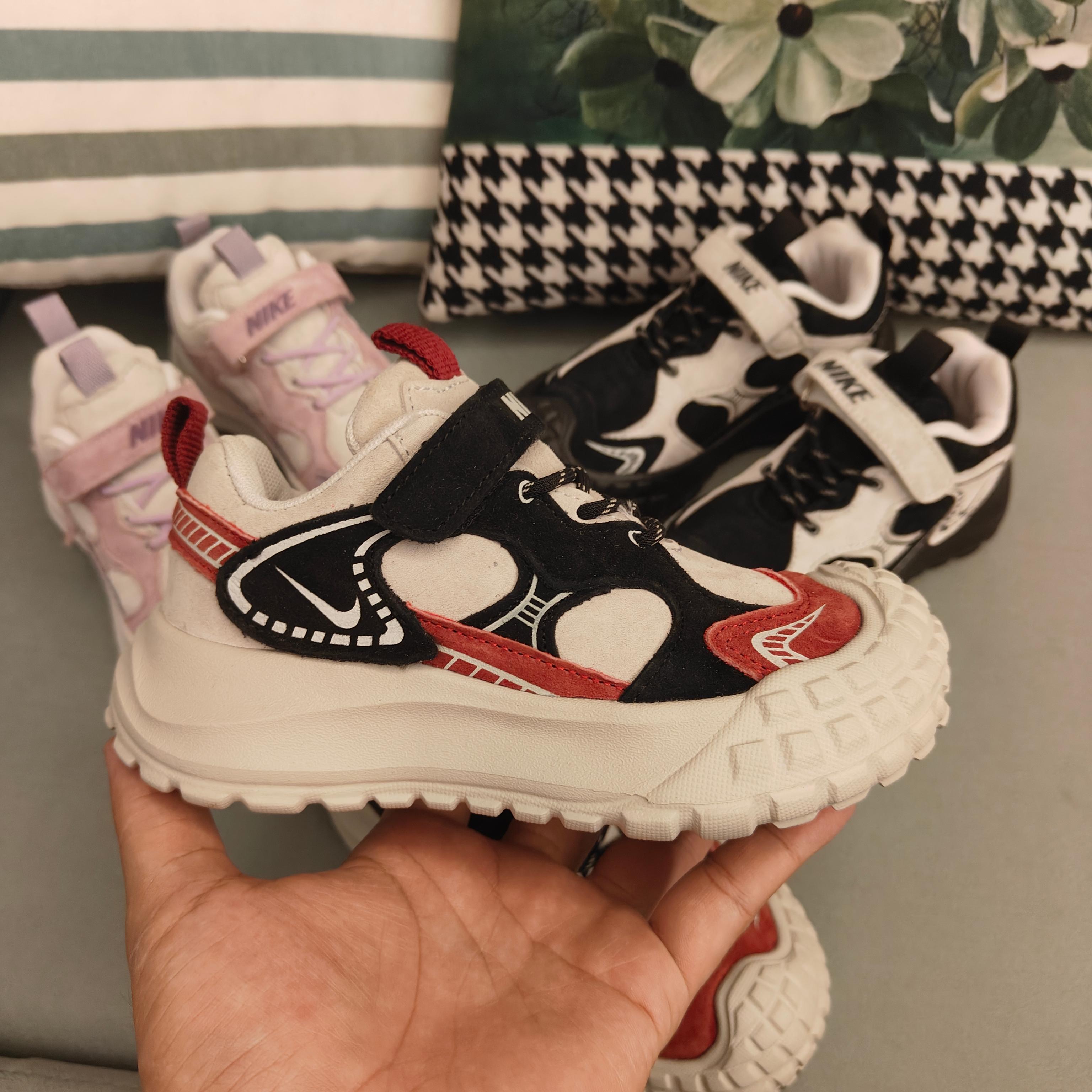 图片[3]-双十二特轮胎底登山童鞋！！ 🚗尺码：26-37码 轮胎底登山童老爹鞋🛵秋款皮面魔术贴 丑萌弹力口韩版炸街休闲户 时尚复古，又是一款吊炸街的款式 特殊的材料，让鞋子轻便复古，走路很灵活。-选品中心