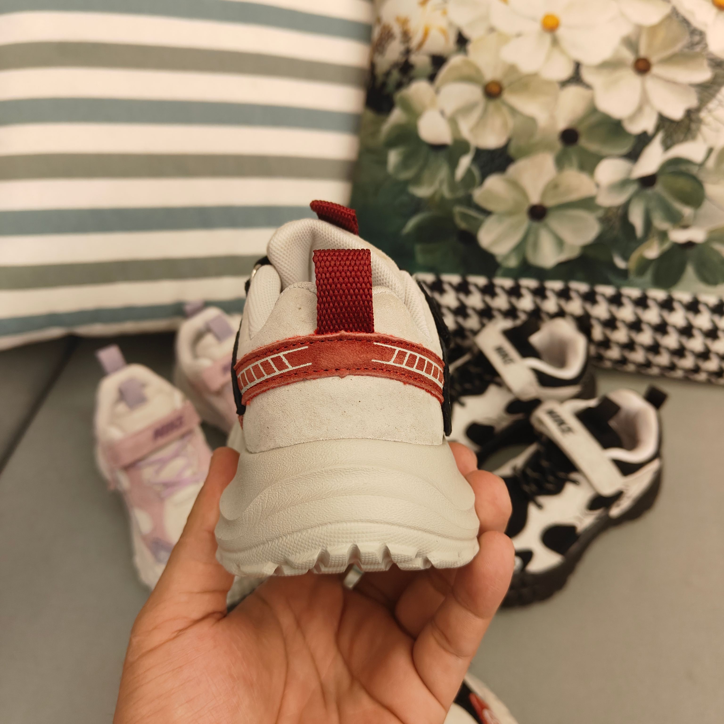 图片[5]-双十二特轮胎底登山童鞋！！ 🚗尺码：26-37码 轮胎底登山童老爹鞋🛵秋款皮面魔术贴 丑萌弹力口韩版炸街休闲户 时尚复古，又是一款吊炸街的款式 特殊的材料，让鞋子轻便复古，走路很灵活。-选品中心