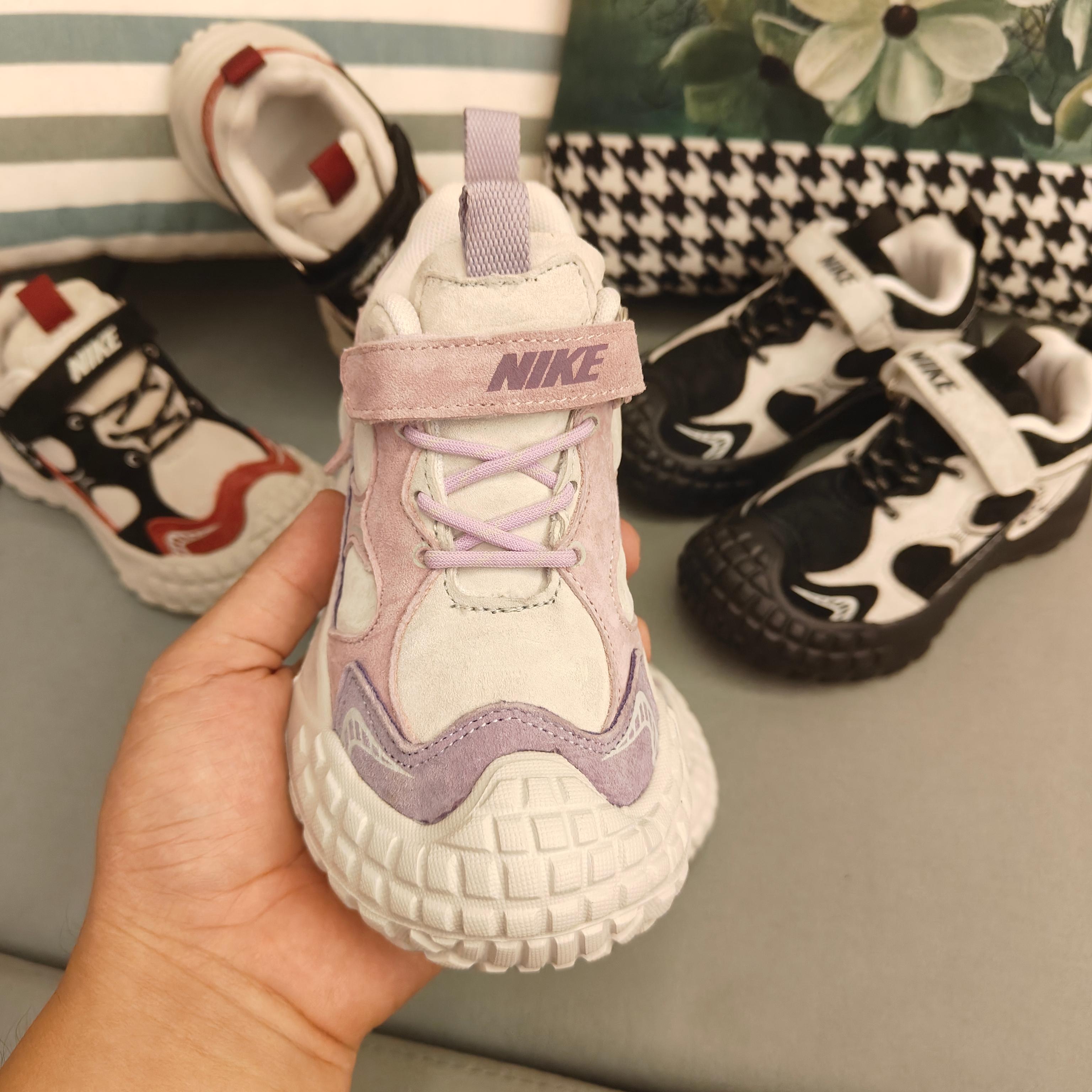 图片[4]-双十二特 轮胎底登山童鞋！！ 🚗尺码：26-37码 轮胎底登山童老爹鞋🛵秋款皮面魔术贴 丑萌弹力口韩版炸街休闲户 时尚复古，又是一款吊炸街的款式 特殊的材料，让鞋子轻便复古，走路很灵活。-选品中心