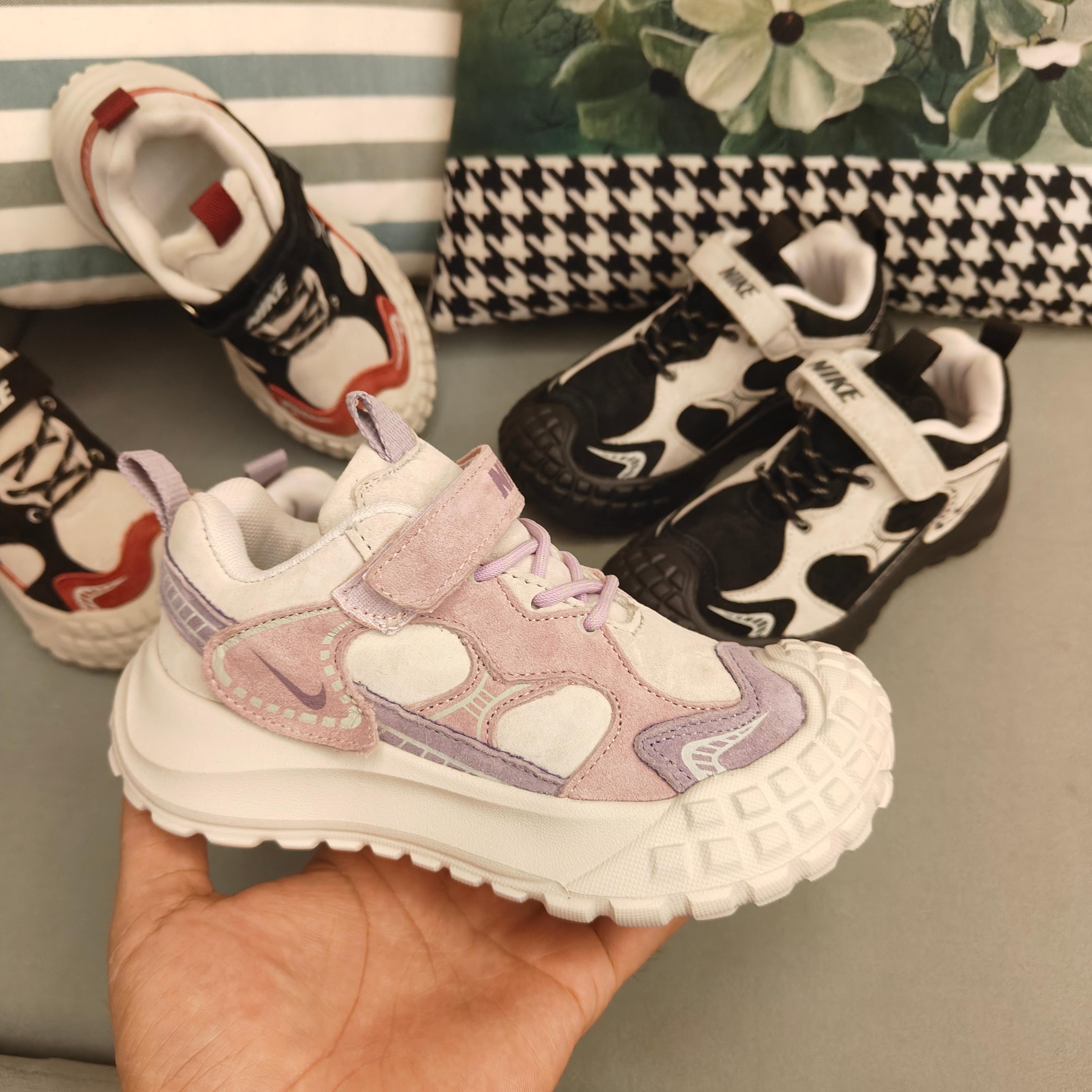 图片[3]-双十二特 轮胎底登山童鞋！！ 🚗尺码：26-37码 轮胎底登山童老爹鞋🛵秋款皮面魔术贴 丑萌弹力口韩版炸街休闲户 时尚复古，又是一款吊炸街的款式 特殊的材料，让鞋子轻便复古，走路很灵活。-选品中心