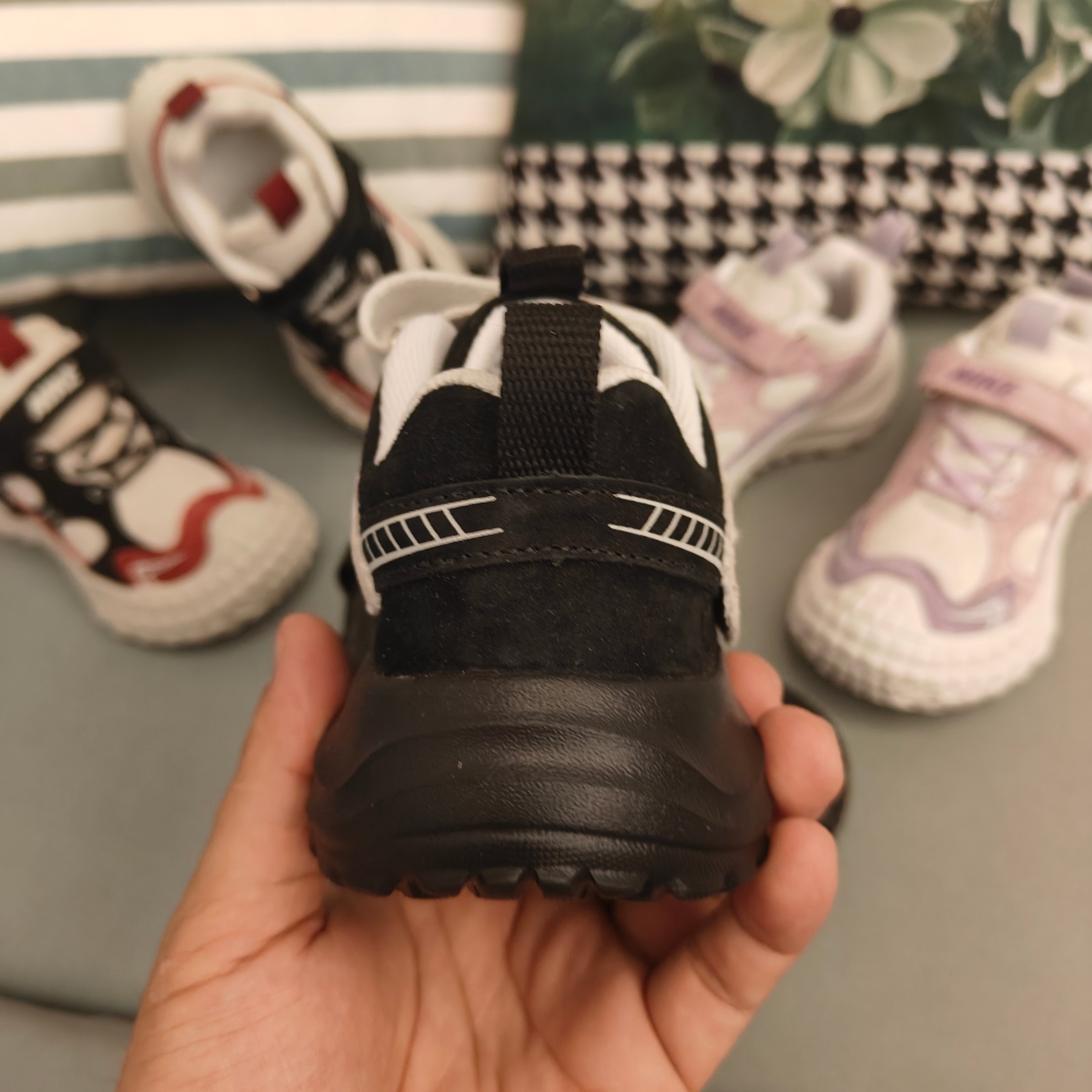 图片[5]-双十二特轮胎底登山童鞋！！ 🚗尺码：26-37码 轮胎底登山童老爹鞋🛵秋款皮面魔术贴 丑萌弹力口韩版炸街休闲户 时尚复古，又是一款吊炸街的款式 特殊的材料，让鞋子轻便复古，走路很灵活。-选品中心