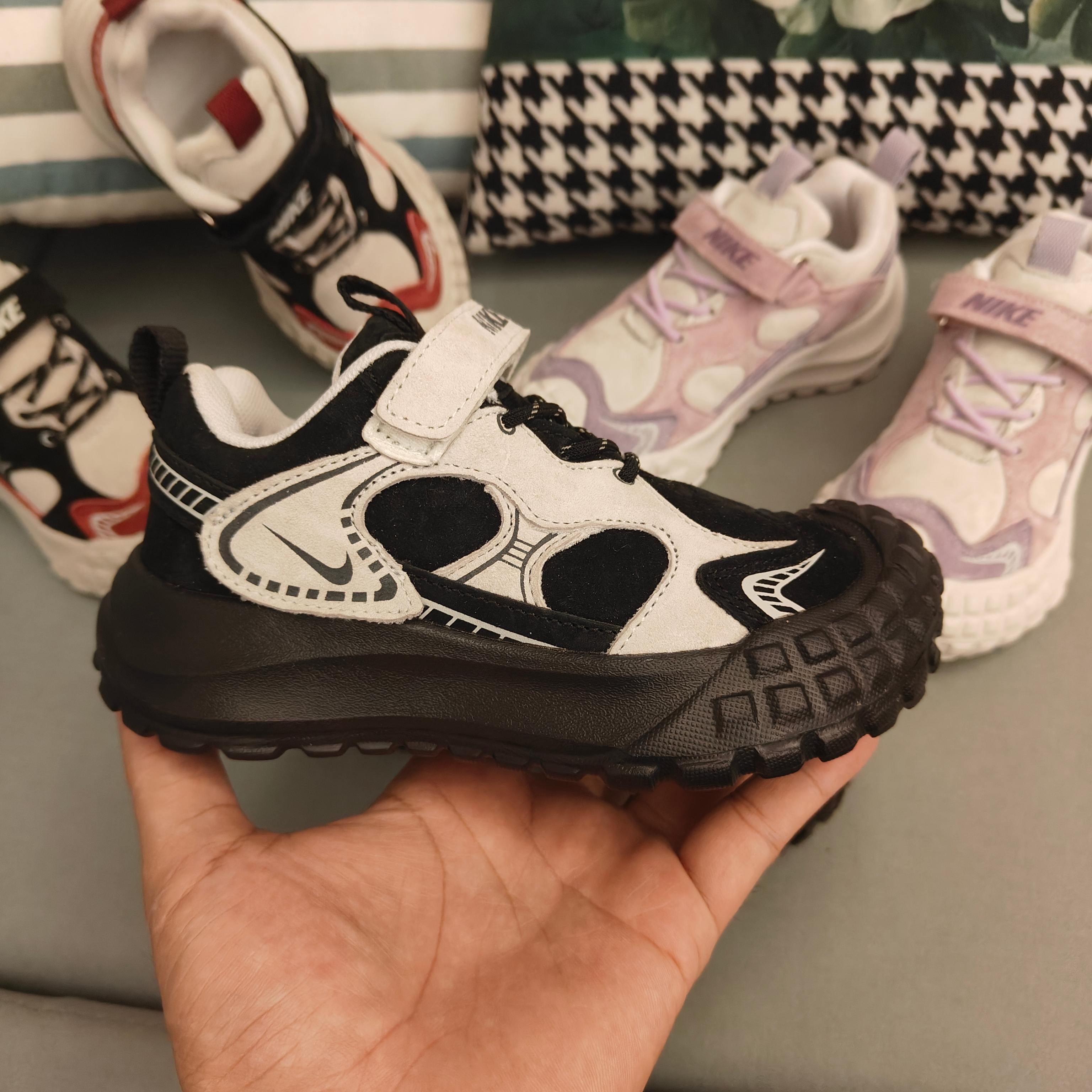 图片[3]-双十二特轮胎底登山童鞋！！ 🚗尺码：26-37码 轮胎底登山童老爹鞋🛵秋款皮面魔术贴 丑萌弹力口韩版炸街休闲户 时尚复古，又是一款吊炸街的款式 特殊的材料，让鞋子轻便复古，走路很灵活。-选品中心