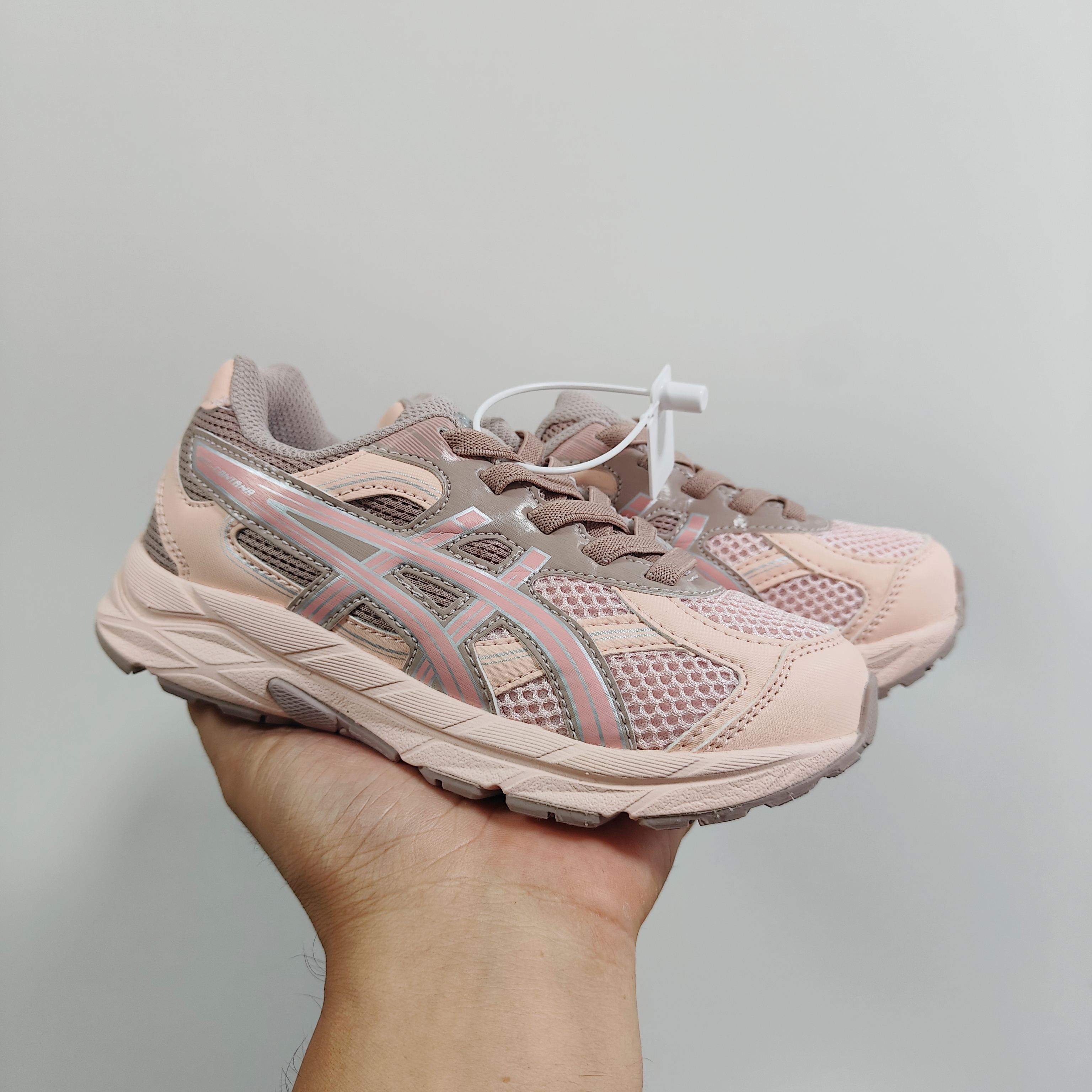 图片[2]-A家亚瑟gs童鞋25秋冬缓震跑步鞋GEL胶柔韧舒适缓冲 尺码：儿童26-37码 兔子带松紧带 官方新品 买一单省几百块，就是现在 真的期待了好久，终于来咯👏🏻 囤起来开春必备❤️橡胶轻便组合防滑大底 松紧带设计，海玻璃鞋垫超舒适☁️ 经典老爹款式，潮范儿十足🆒 超爱的新品🆕自留推荐❤️-选品中心