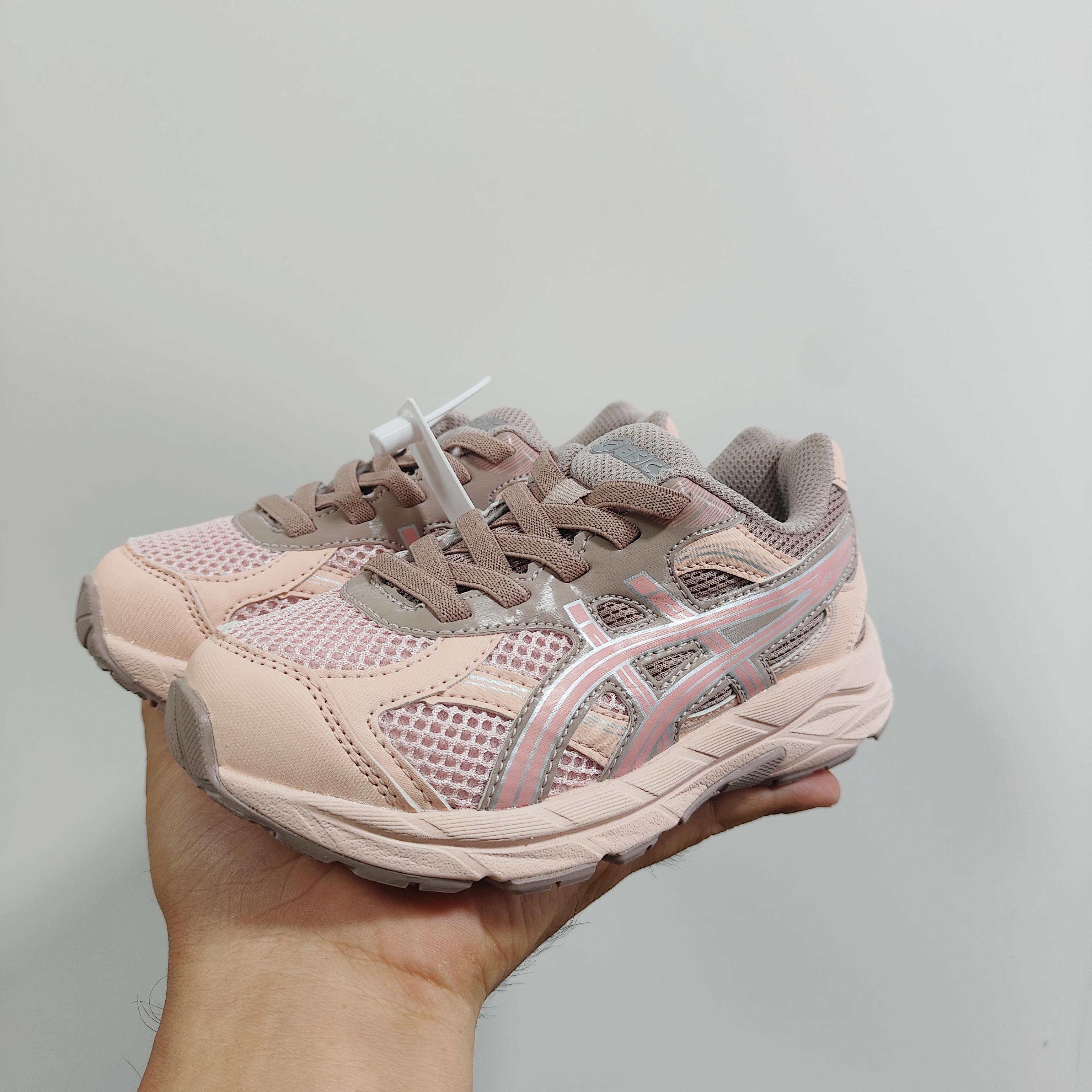 图片[8]-A家亚瑟gs童鞋25秋冬缓震跑步鞋GEL胶柔韧舒适缓冲 尺码：儿童26-37码 兔子带松紧带 官方新品 买一单省几百块，就是现在 真的期待了好久，终于来咯👏🏻 囤起来开春必备❤️橡胶轻便组合防滑大底 松紧带设计，海玻璃鞋垫超舒适☁️ 经典老爹款式，潮范儿十足🆒 超爱的新品🆕自留推荐❤️-选品中心