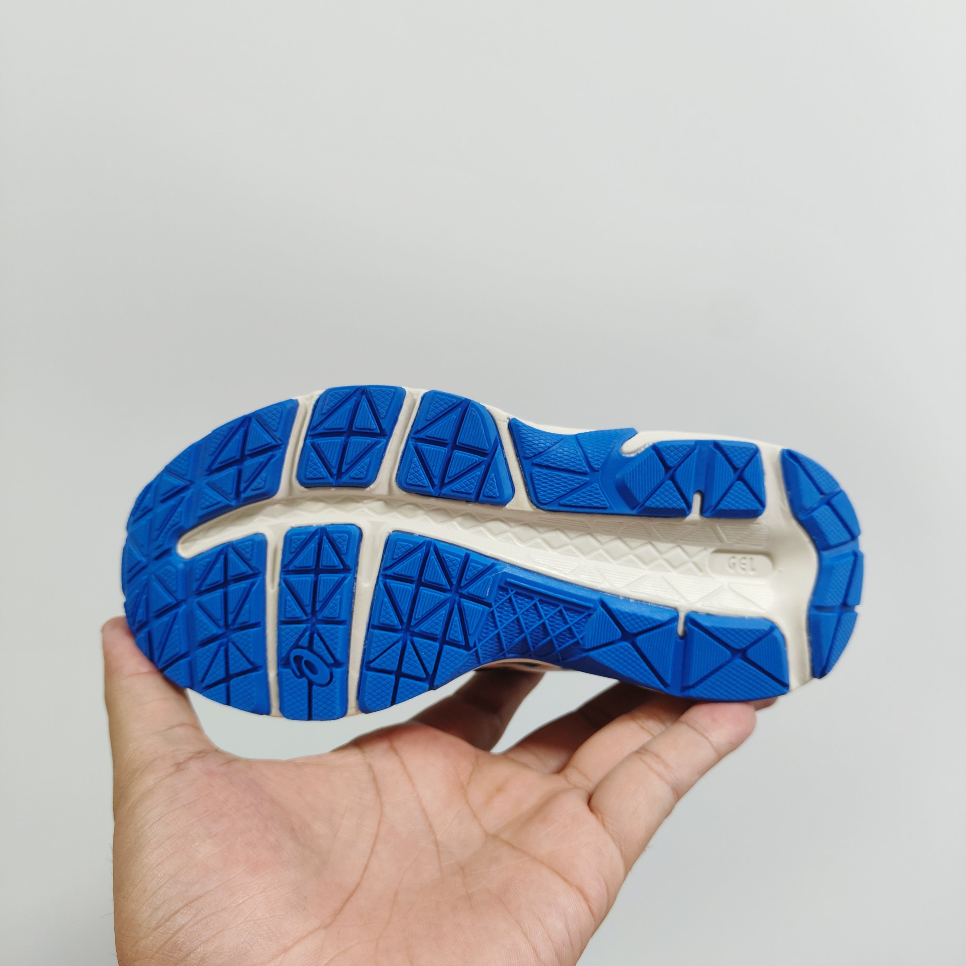 图片[6]-A家亚瑟gs童鞋25秋冬缓震跑步鞋GEL胶柔韧舒适缓冲 尺码：儿童26-37码 兔子带松紧带 官方新品 买一单省几百块，就是现在 真的期待了好久，终于来咯👏🏻 囤起来开春必备❤️橡胶轻便组合防滑大底 松紧带设计，海玻璃鞋垫超舒适☁️ 经典老爹款式，潮范儿十足🆒 超爱的新品🆕自留推荐❤️-选品中心