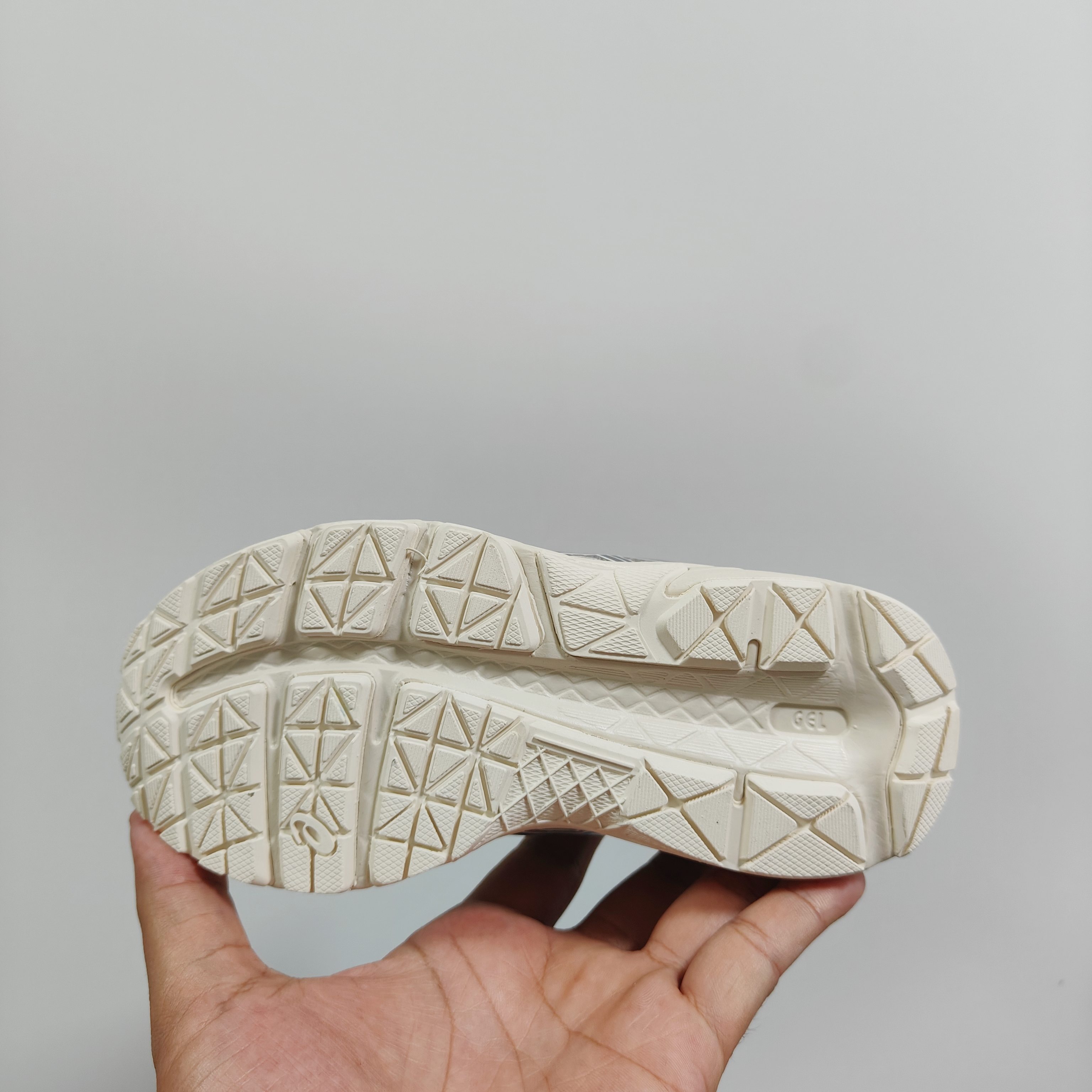 图片[6]-A家亚瑟gs童鞋25秋冬缓震跑步鞋GEL胶柔韧舒适缓冲 尺码：儿童26-37码 兔子带松紧带 官方新品 买一单省几百块，就是现在 真的期待了好久，终于来咯👏🏻 囤起来开春必备❤️橡胶轻便组合防滑大底 松紧带设计，海玻璃鞋垫超舒适☁️ 经典老爹款式，潮范儿十足🆒 超爱的新品🆕自留推荐❤️-选品中心