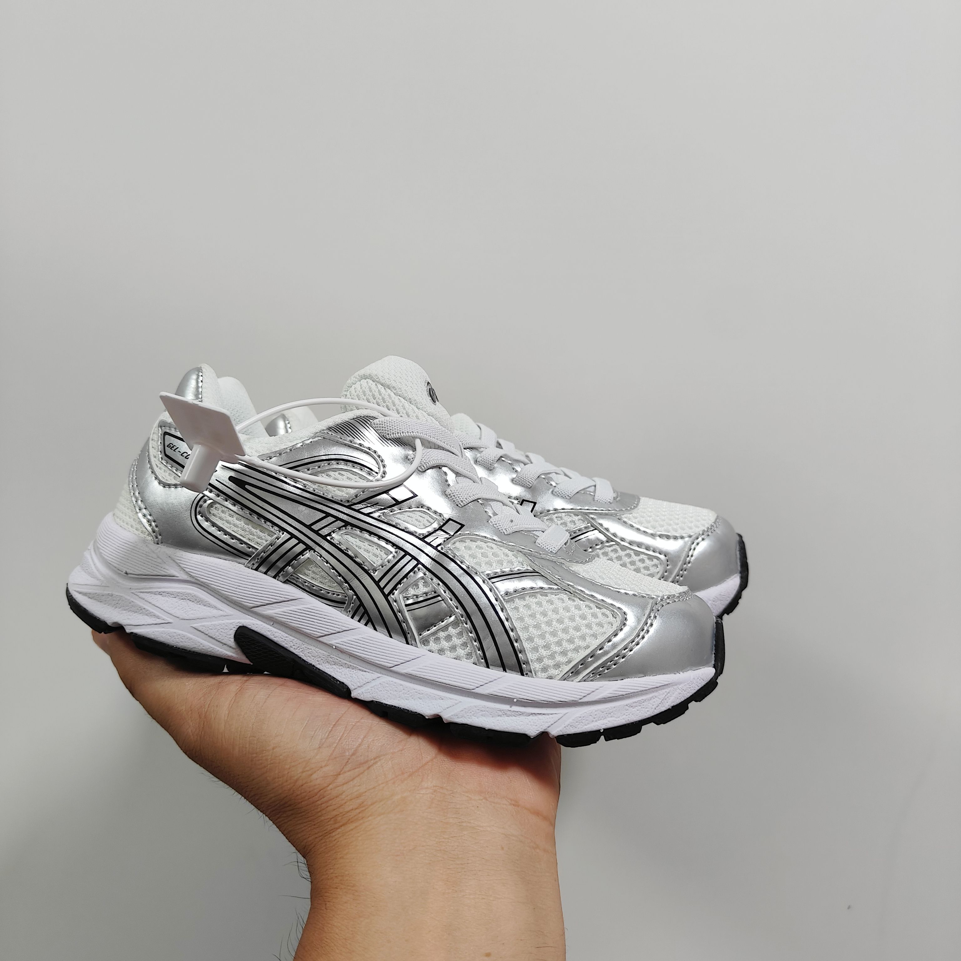 图片[2]-A家亚瑟gs童鞋25秋冬缓震跑步鞋GEL胶柔韧舒适缓冲 尺码：儿童26-37码 兔子带松紧带 官方新品 买一单省几百块，就是现在 真的期待了好久，终于来咯👏🏻 囤起来开春必备❤️橡胶轻便组合防滑大底 松紧带设计，海玻璃鞋垫超舒适☁️ 经典老爹款式，潮范儿十足🆒 超爱的新品🆕自留推荐❤️-选品中心