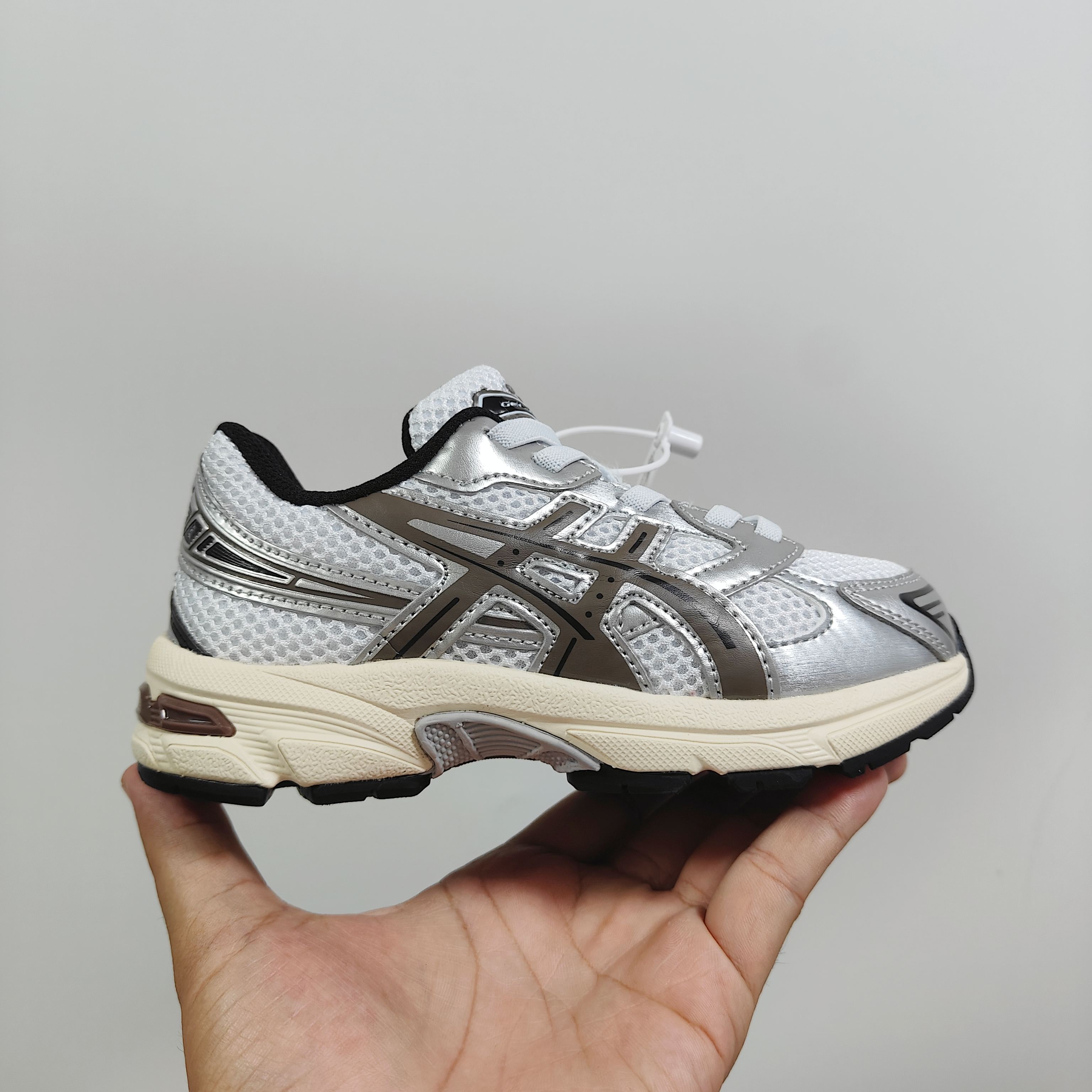 图片[3]-新款出货放 A家亚瑟1130童鞋25秋冬缓震跑步鞋GEL胶柔韧舒适缓冲 尺码：儿童26-37码 兔子带松紧带 官方新品 买一单省几百块，就是现在 真的期待了好久，终于来咯👏🏻 囤起来开春必备❤️橡胶轻便组合防滑大底 松紧带设计，海玻璃鞋垫超舒适☁️ 经典老爹款式，潮范儿十足🆒 超爱的新品🆕自留推荐-选品中心