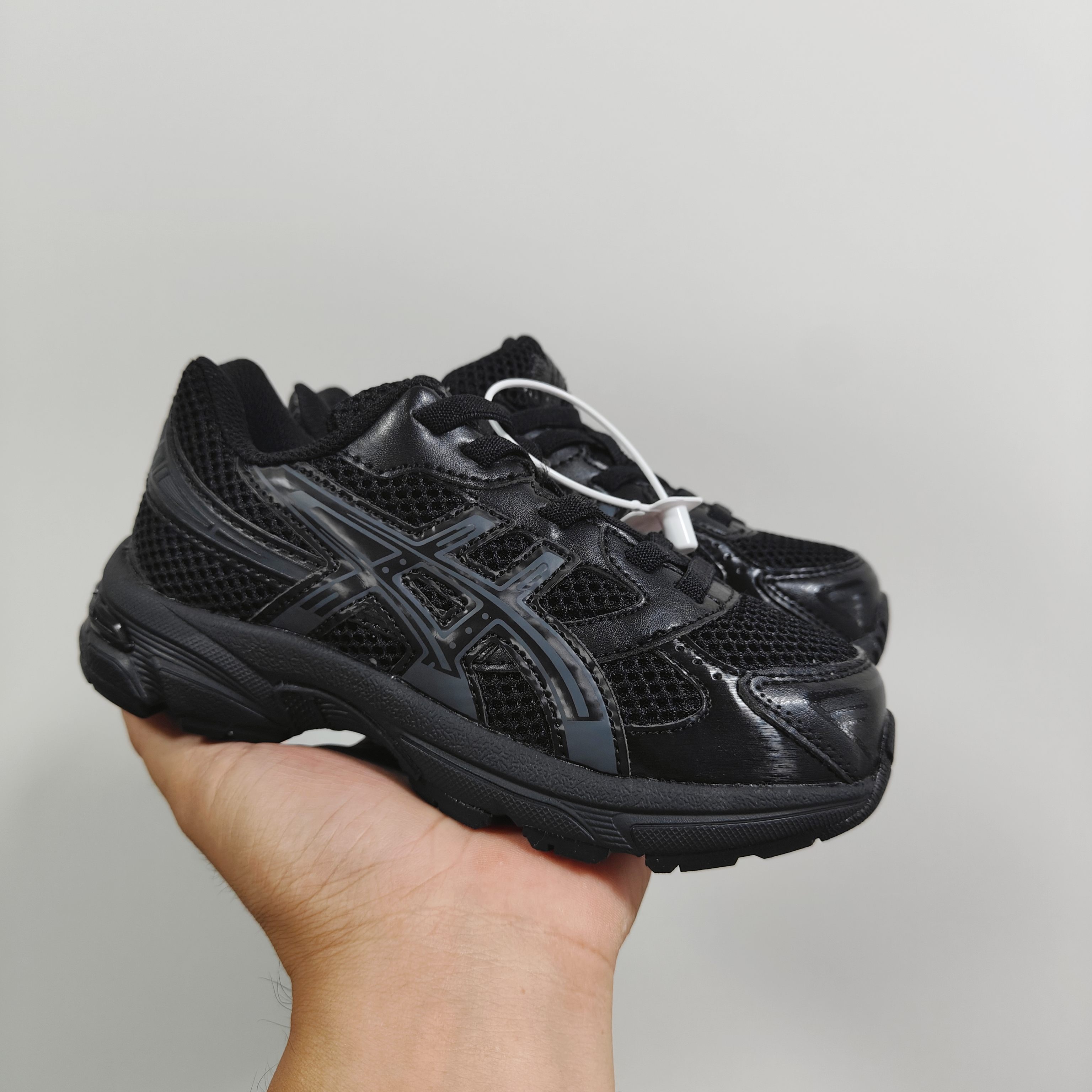 图片[2]-新款出货放 A家亚瑟1130童鞋25秋冬缓震跑步鞋GEL胶柔韧舒适缓冲 尺码：儿童26-37码 兔子带松紧带 官方新品 买一单省几百块，就是现在 真的期待了好久，终于来咯👏🏻 囤起来开春必备❤️橡胶轻便组合防滑大底 松紧带设计，海玻璃鞋垫超舒适☁️ 经典老爹款式，潮范儿十足🆒 超爱的新品🆕自留推荐-选品中心