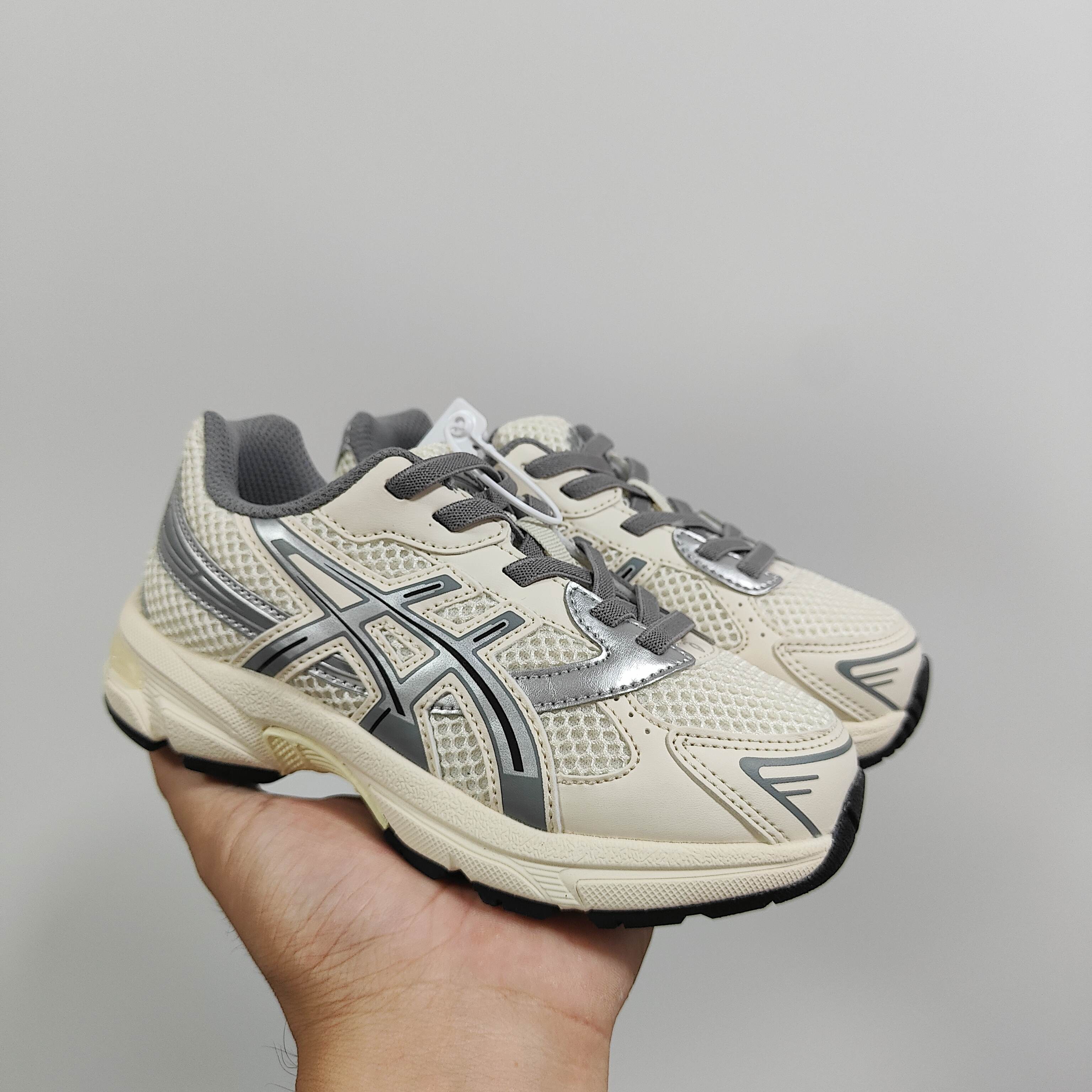 图片[2]-新款出货放 A家亚瑟1130童鞋25秋冬缓震跑步鞋GEL胶柔韧舒适缓冲 尺码：儿童26-37码 兔子带松紧带 官方新品 买一单省几百块，就是现在 真的期待了好久，终于来咯👏🏻 囤起来开春必备❤️橡胶轻便组合防滑大底 松紧带设计，海玻璃鞋垫超舒适☁️ 经典老爹款式，潮范儿十足🆒 超爱的新品🆕自留推荐-选品中心