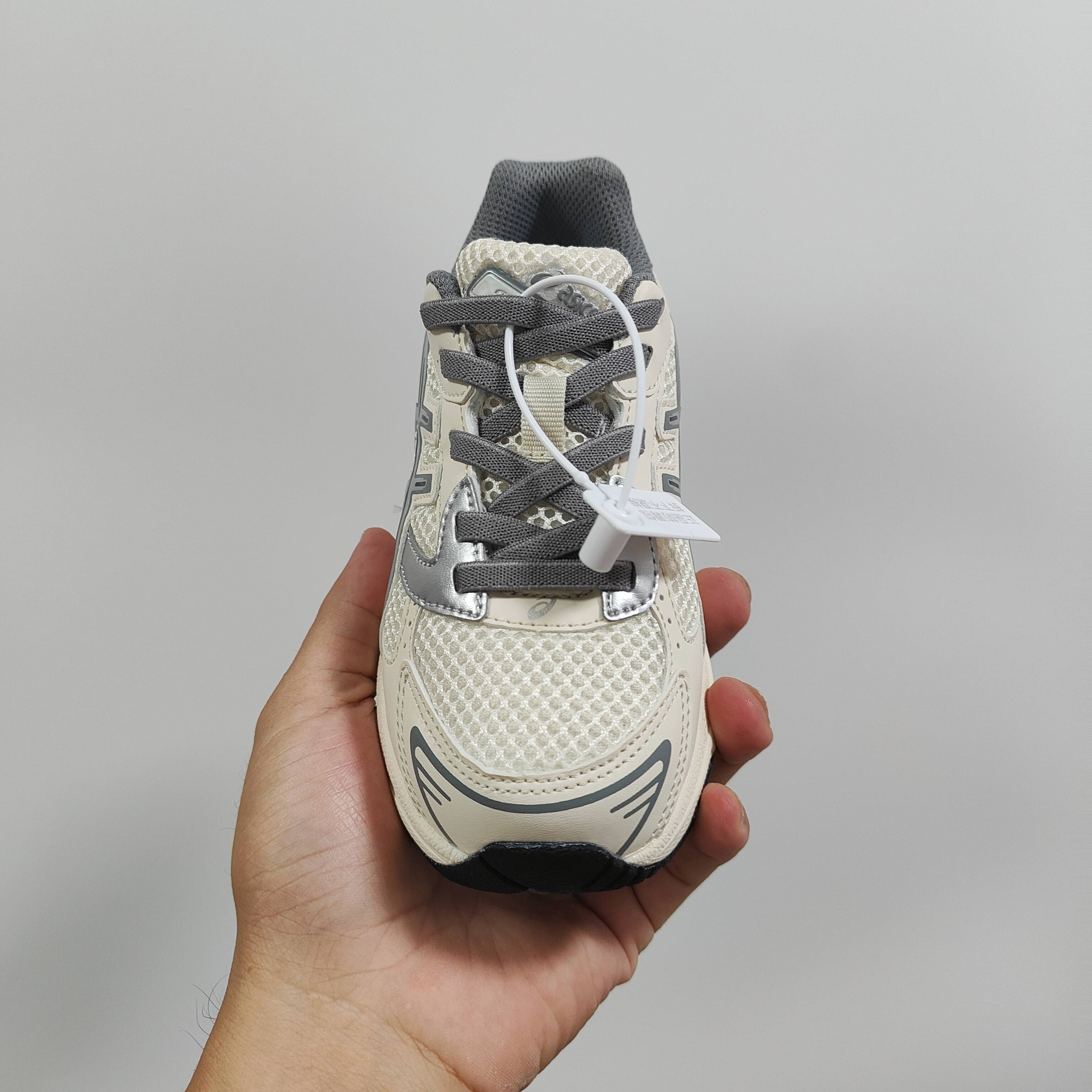 图片[4]-新款出货放 A家亚瑟1130童鞋25秋冬缓震跑步鞋GEL胶柔韧舒适缓冲 尺码：儿童26-37码 兔子带松紧带 官方新品 买一单省几百块，就是现在 真的期待了好久，终于来咯👏🏻 囤起来开春必备❤️橡胶轻便组合防滑大底 松紧带设计，海玻璃鞋垫超舒适☁️ 经典老爹款式，潮范儿十足🆒 超爱的新品🆕自留推荐-选品中心