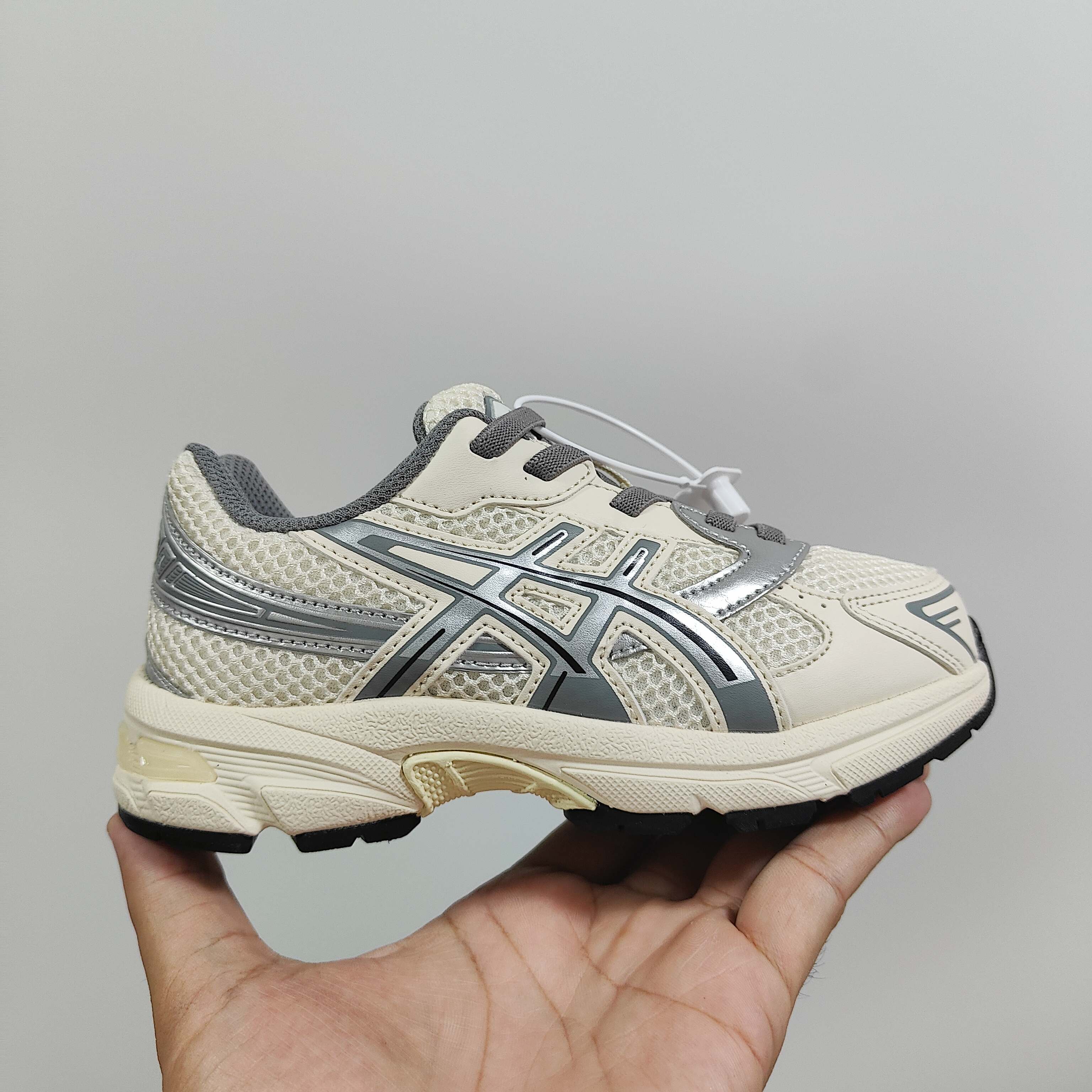 图片[3]-新款出货放 A家亚瑟1130童鞋25秋冬缓震跑步鞋GEL胶柔韧舒适缓冲 尺码：儿童26-37码 兔子带松紧带 官方新品 买一单省几百块，就是现在 真的期待了好久，终于来咯👏🏻 囤起来开春必备❤️橡胶轻便组合防滑大底 松紧带设计，海玻璃鞋垫超舒适☁️ 经典老爹款式，潮范儿十足🆒 超爱的新品🆕自留推荐-选品中心