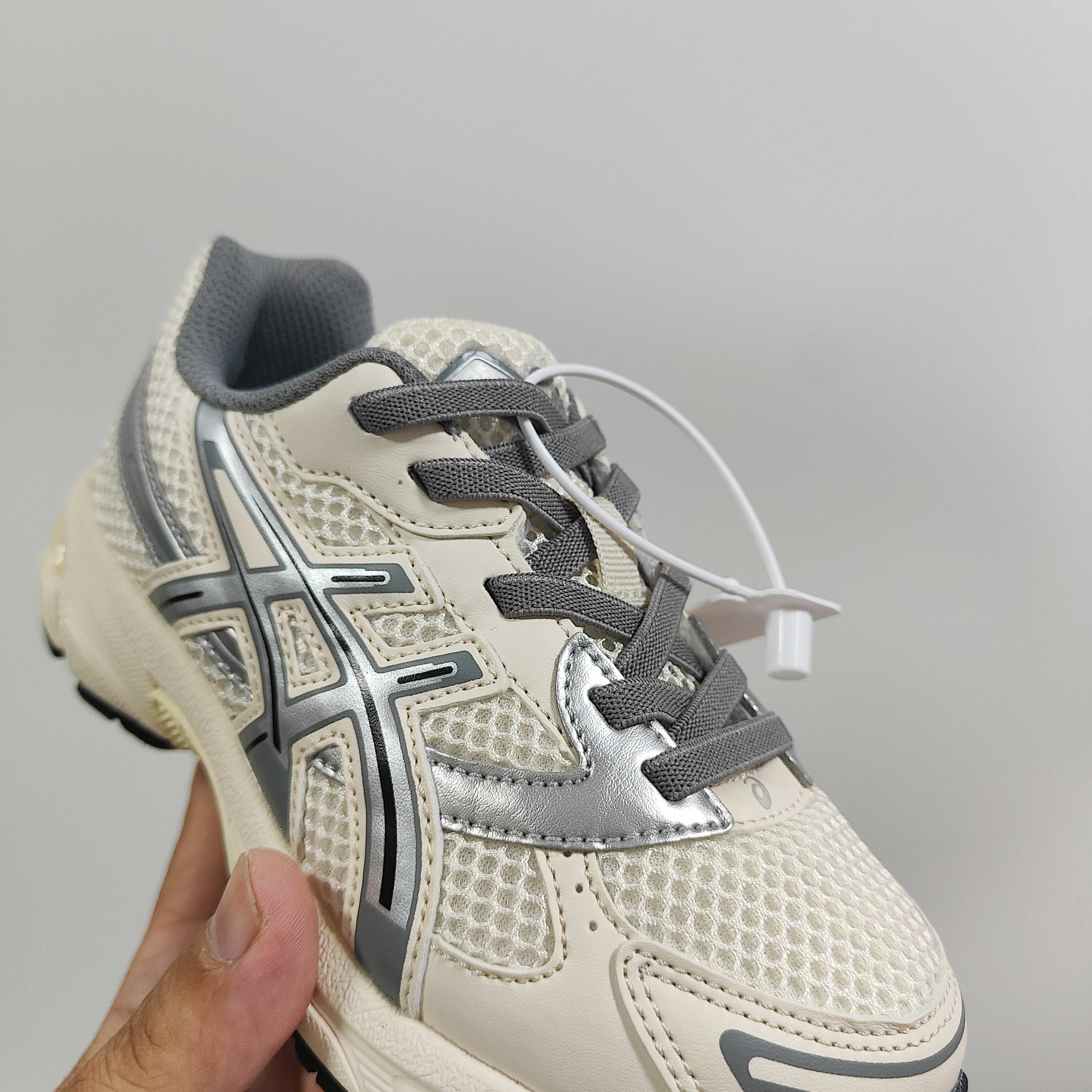 图片[7]-新款出货放 A家亚瑟1130童鞋25秋冬缓震跑步鞋GEL胶柔韧舒适缓冲 尺码：儿童26-37码 兔子带松紧带 官方新品 买一单省几百块，就是现在 真的期待了好久，终于来咯👏🏻 囤起来开春必备❤️橡胶轻便组合防滑大底 松紧带设计，海玻璃鞋垫超舒适☁️ 经典老爹款式，潮范儿十足🆒 超爱的新品🆕自留推荐-选品中心