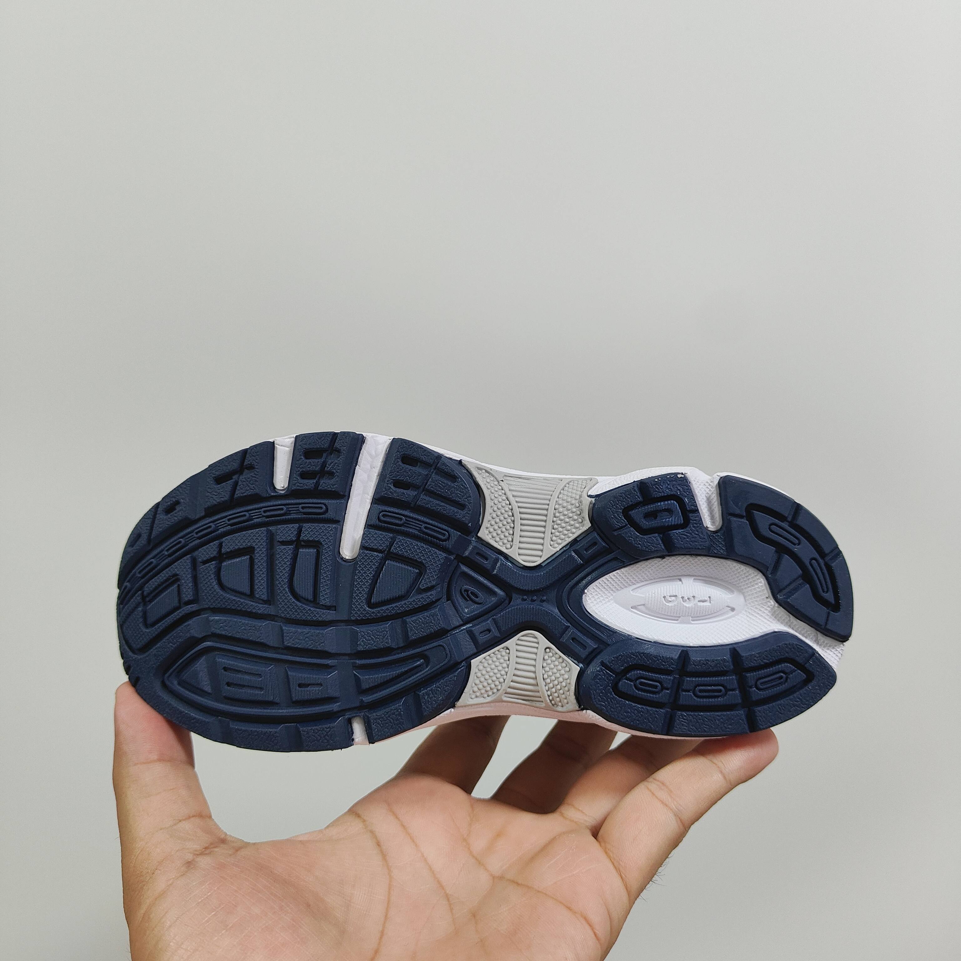 图片[6]-新款出货 A家亚瑟1130童鞋25秋冬缓震跑步鞋GEL胶柔韧舒适缓冲 尺码：儿童26-37码 兔子带松紧带 官方新品 买一单省几百块，就是现在 真的期待了好久，终于来咯👏🏻 囤起来开春必备❤️橡胶轻便组合防滑大底 松紧带设计，海玻璃鞋垫超舒适☁️ 经典老爹款式，潮范儿十足🆒 超爱的新品🆕自留推荐-选品中心