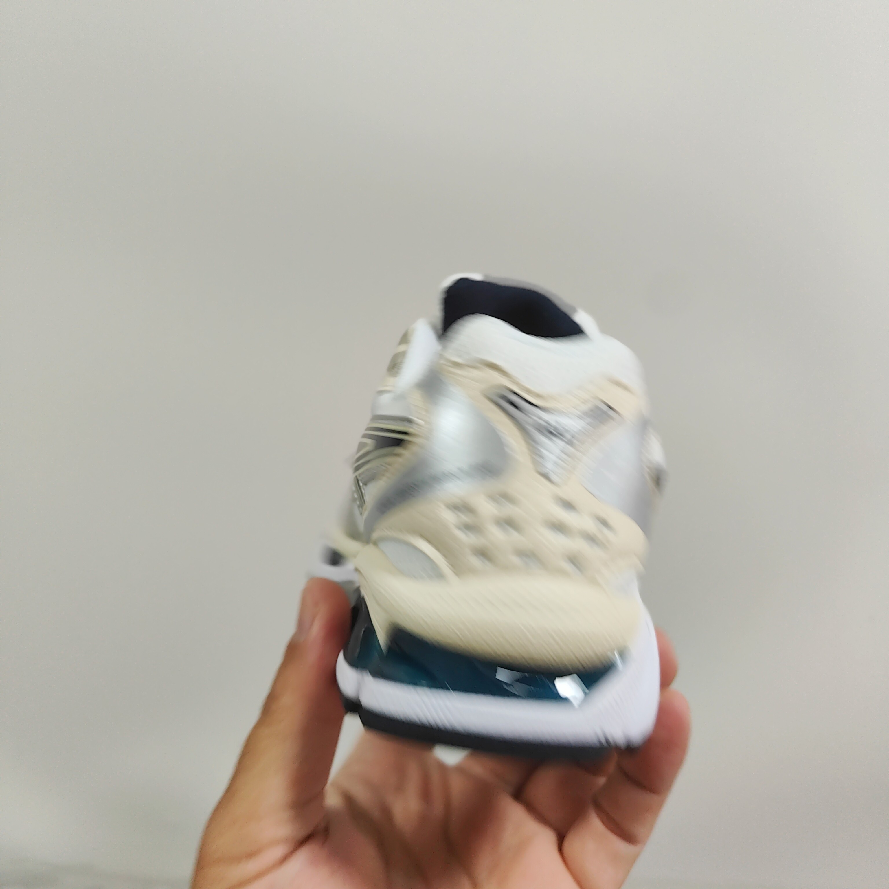 图片[5]-新款出货 亚瑟士K14鞋带款童鞋26-37 缓震跑步鞋GEL胶柔韧舒适缓冲，橡胶轻便组合防滑大底，松紧带设计，海玻璃鞋垫超舒适☁️潮范儿十足🆒-选品中心