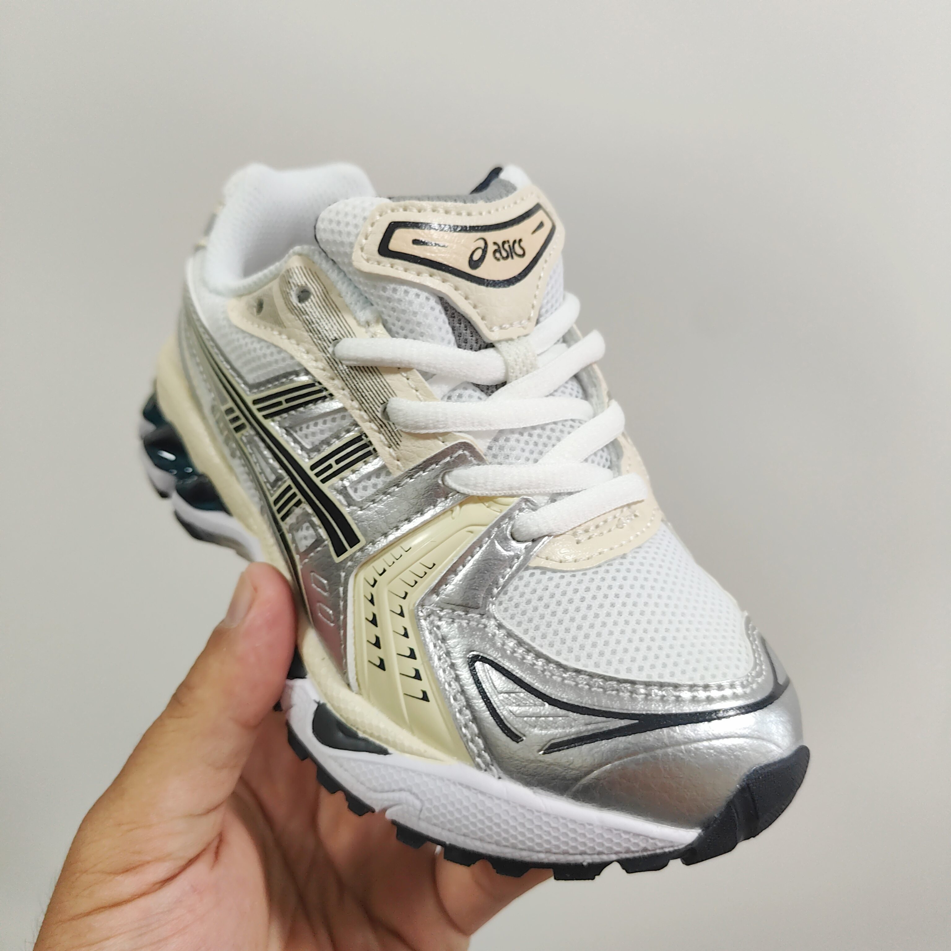 图片[7]-新款出货 亚瑟士K14鞋带款童鞋26-37 缓震跑步鞋GEL胶柔韧舒适缓冲，橡胶轻便组合防滑大底，松紧带设计，海玻璃鞋垫超舒适☁️潮范儿十足🆒-选品中心