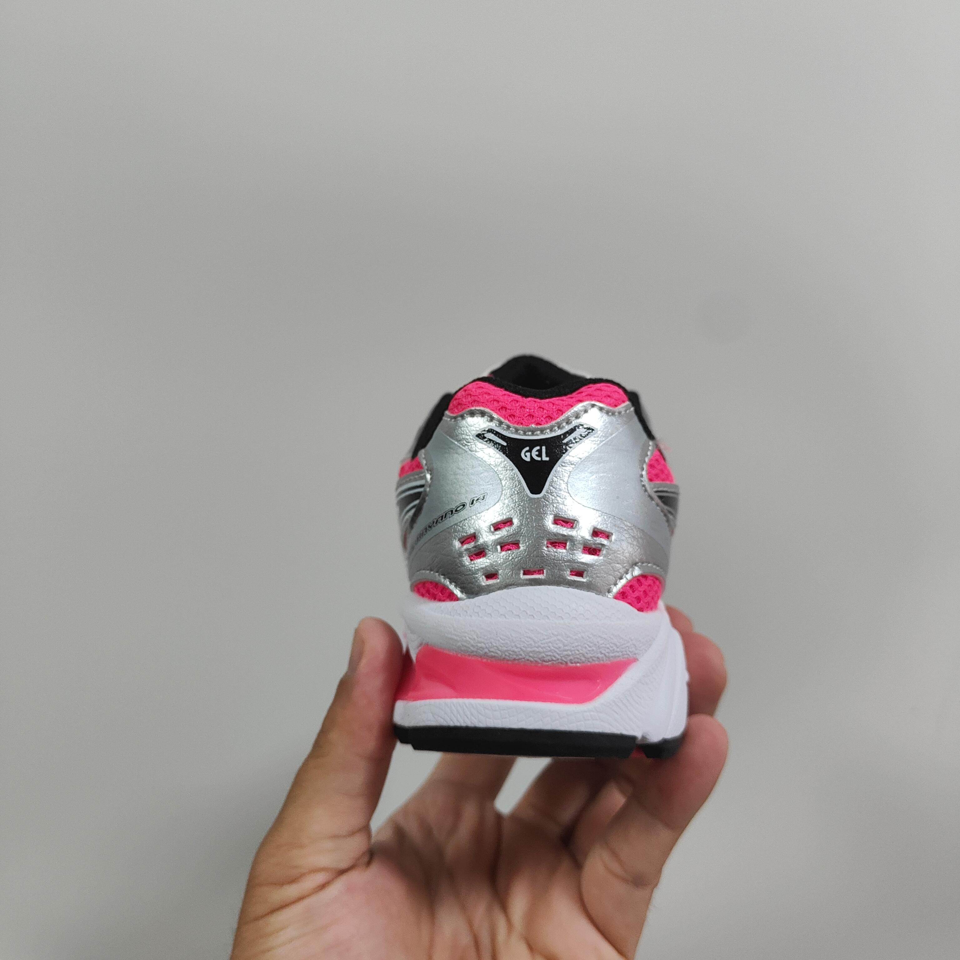 图片[5]-新款出货 亚瑟士K14鞋带款童鞋26-37 缓震跑步鞋GEL胶柔韧舒适缓冲，橡胶轻便组合防滑大底，松紧带设计，海玻璃鞋垫超舒适☁️潮范儿十足🆒-选品中心