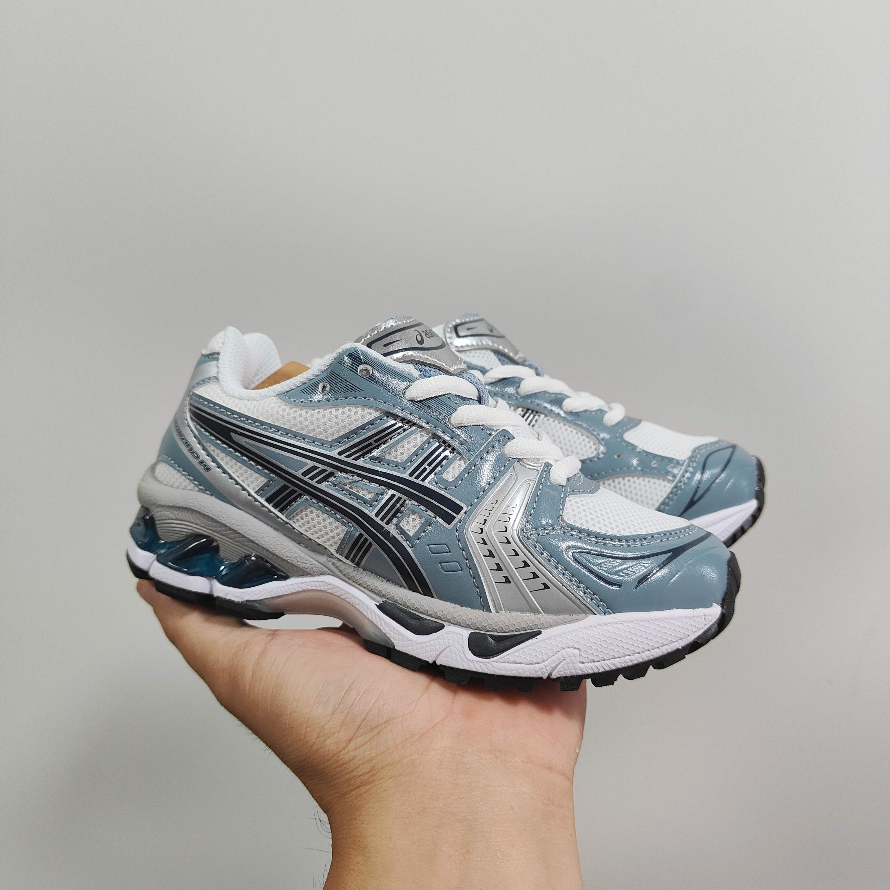 图片[2]-新款出货 亚瑟士K14鞋带款童鞋26-37 缓震跑步鞋GEL胶柔韧舒适缓冲，橡胶轻便组合防滑大底，松紧带设计，海玻璃鞋垫超舒适☁️潮范儿十足🆒-选品中心